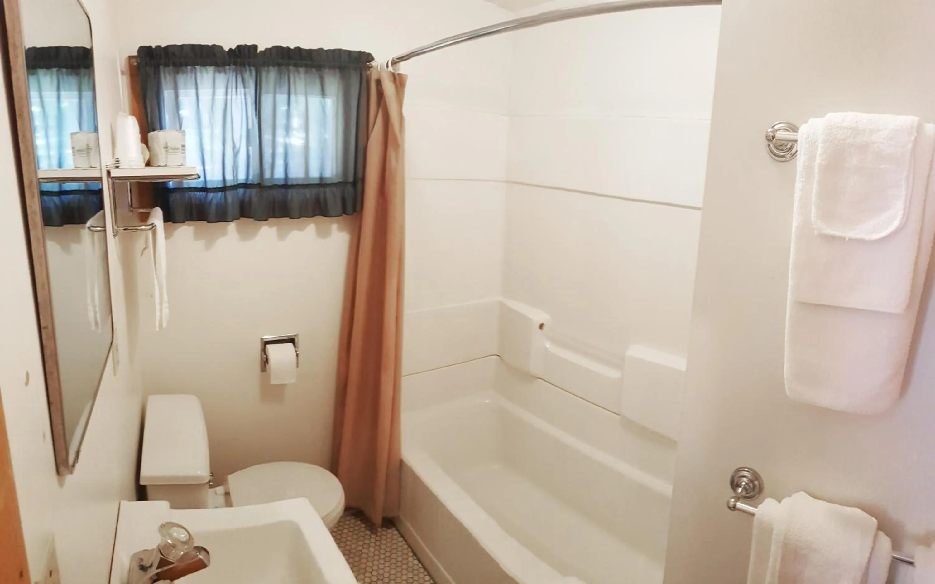 Bathroom in The Wilderness Inn: Chalets