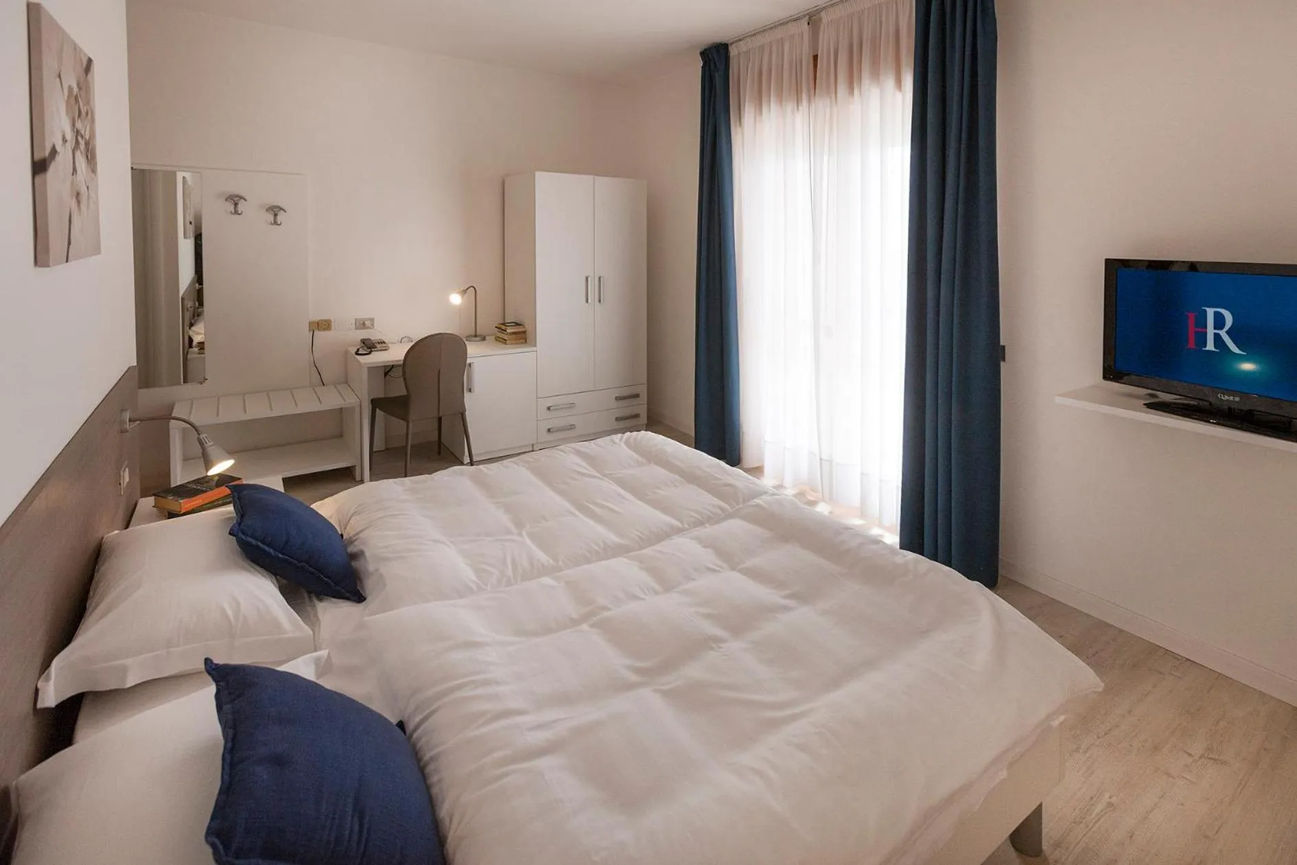 Photo of the whole room, Bed in Hotel Roma Aparthotel