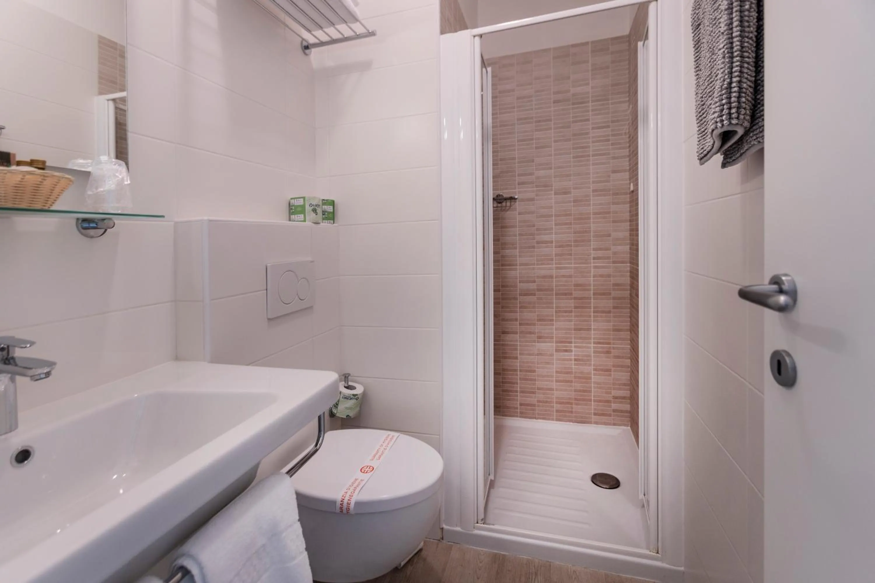 Bathroom in Hotel Roma Aparthotel