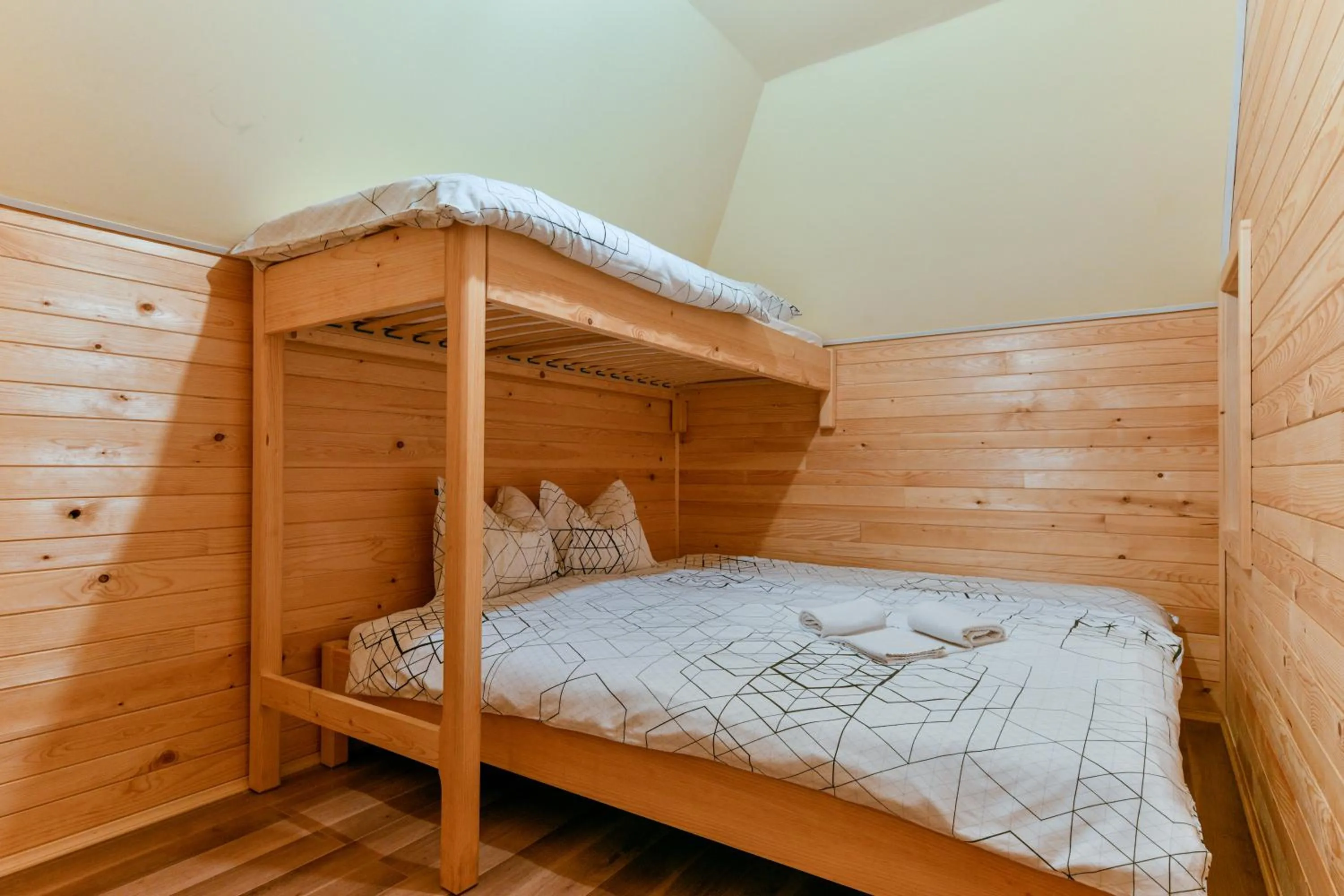 Bed in Koča Zlatorog - Velika planina