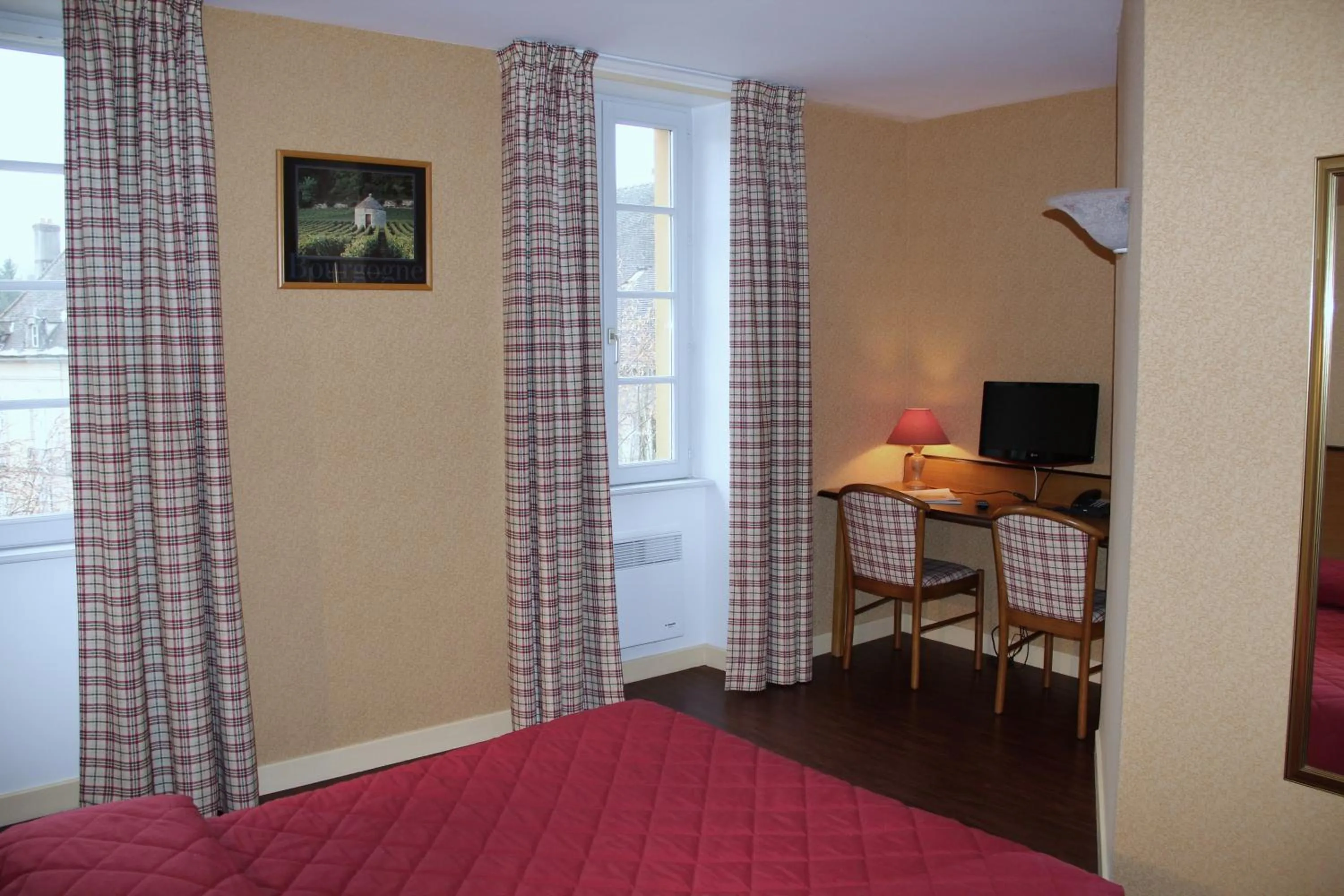 Bedroom, Bed in Logis Des Trois Maures