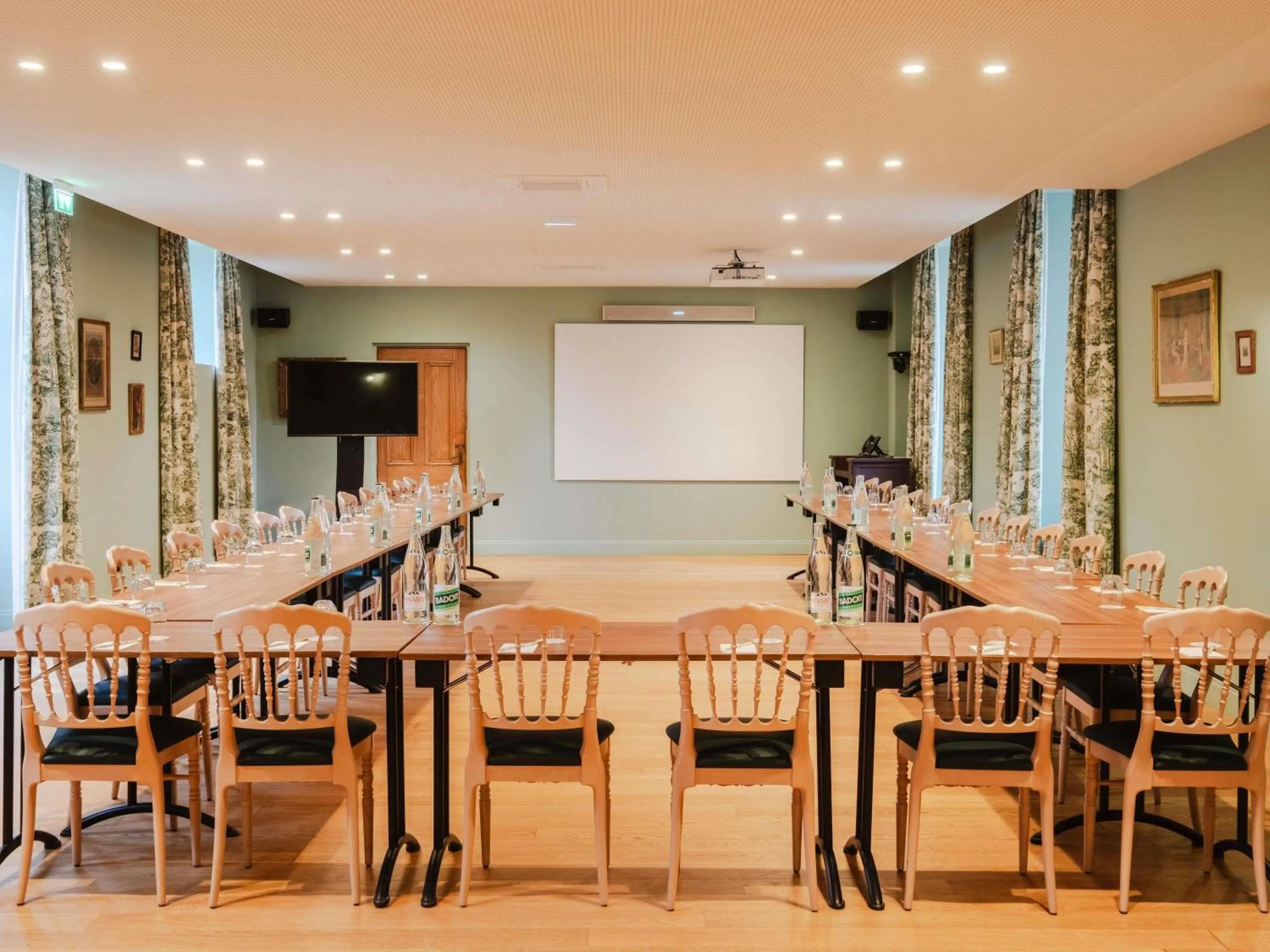 Meeting/conference room in Abbaye Des Vaux De Cernay