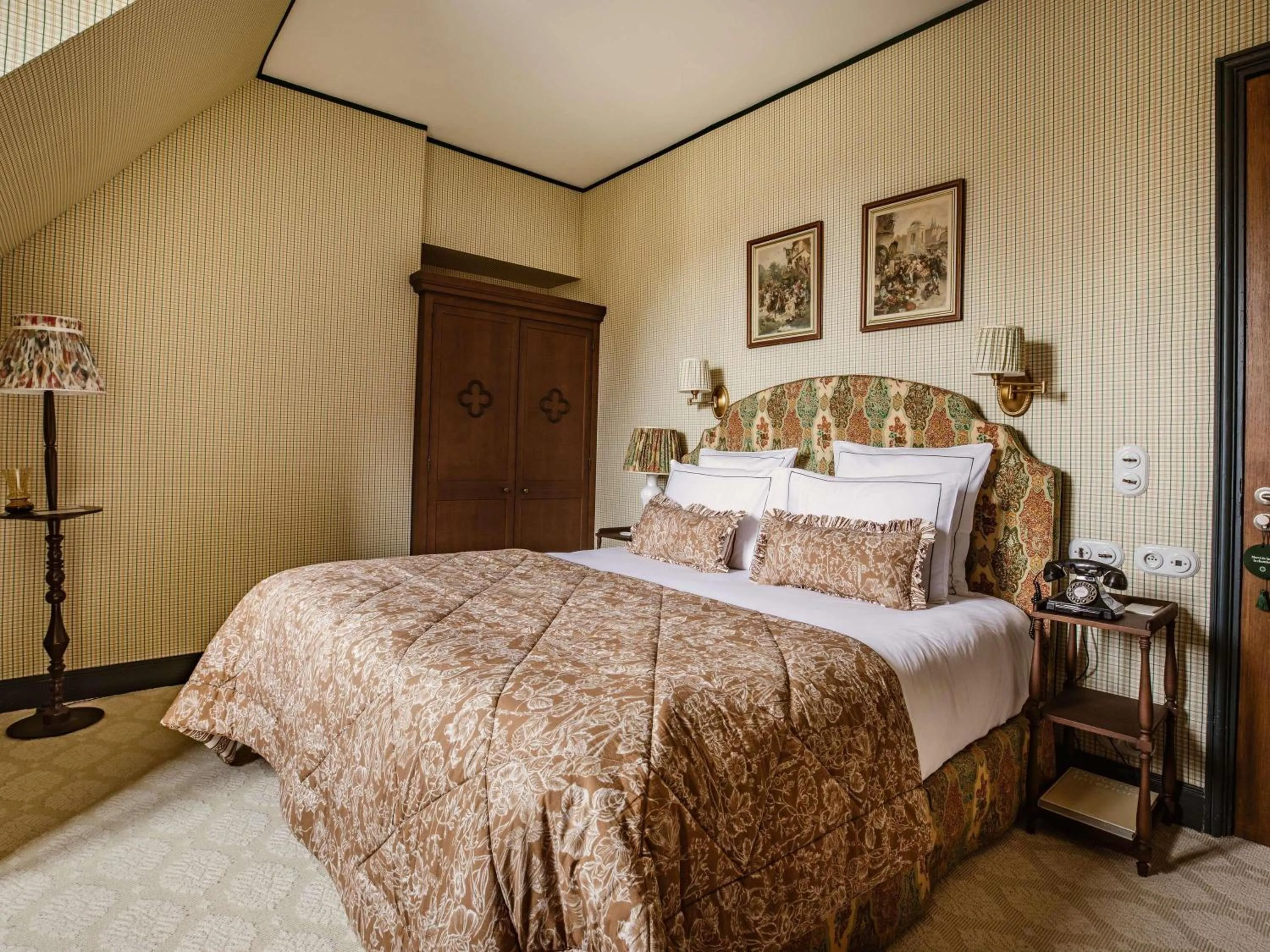 Bedroom, Bed in Abbaye Des Vaux De Cernay
