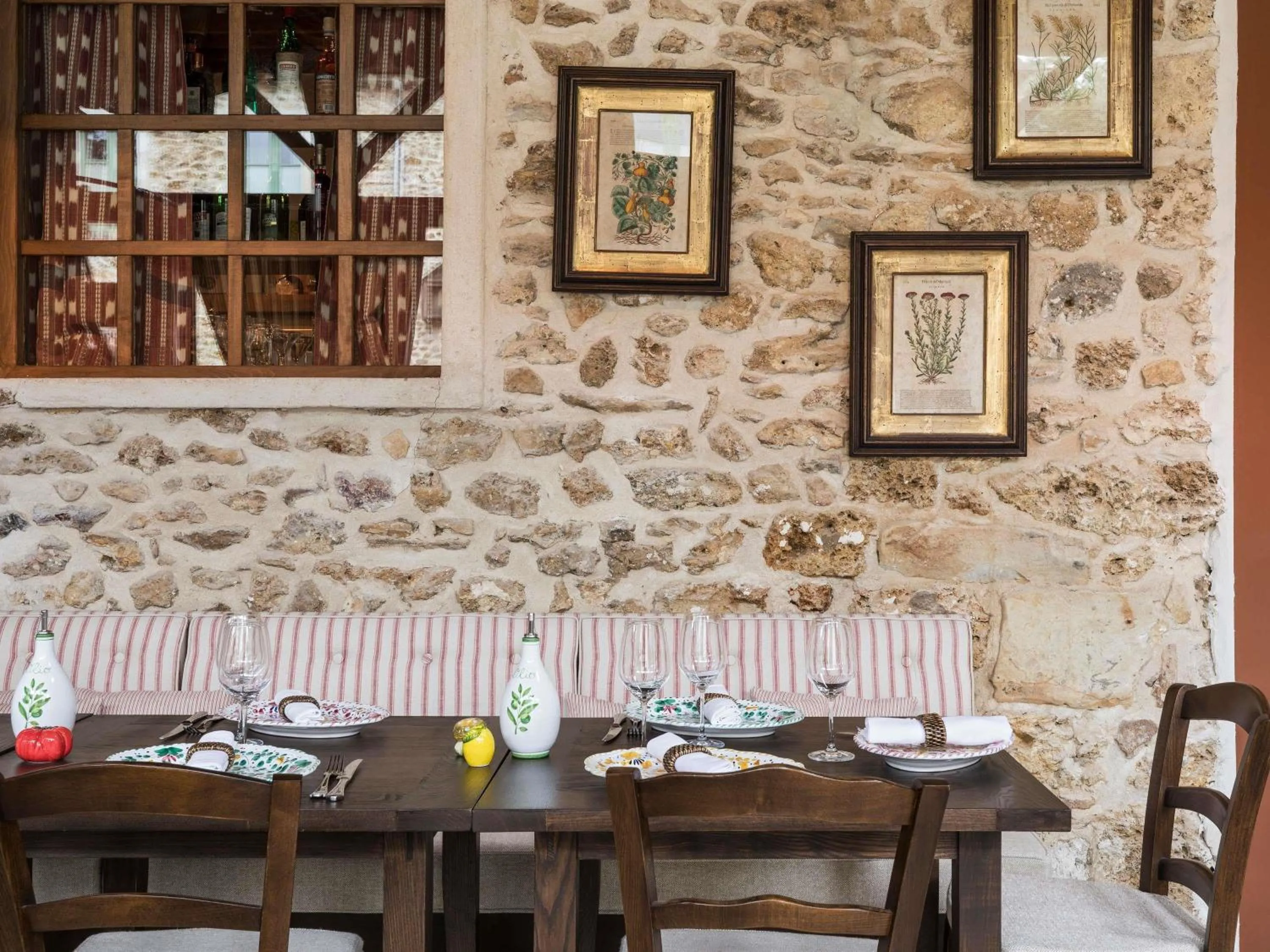 Restaurant/places to eat in Abbaye Des Vaux De Cernay