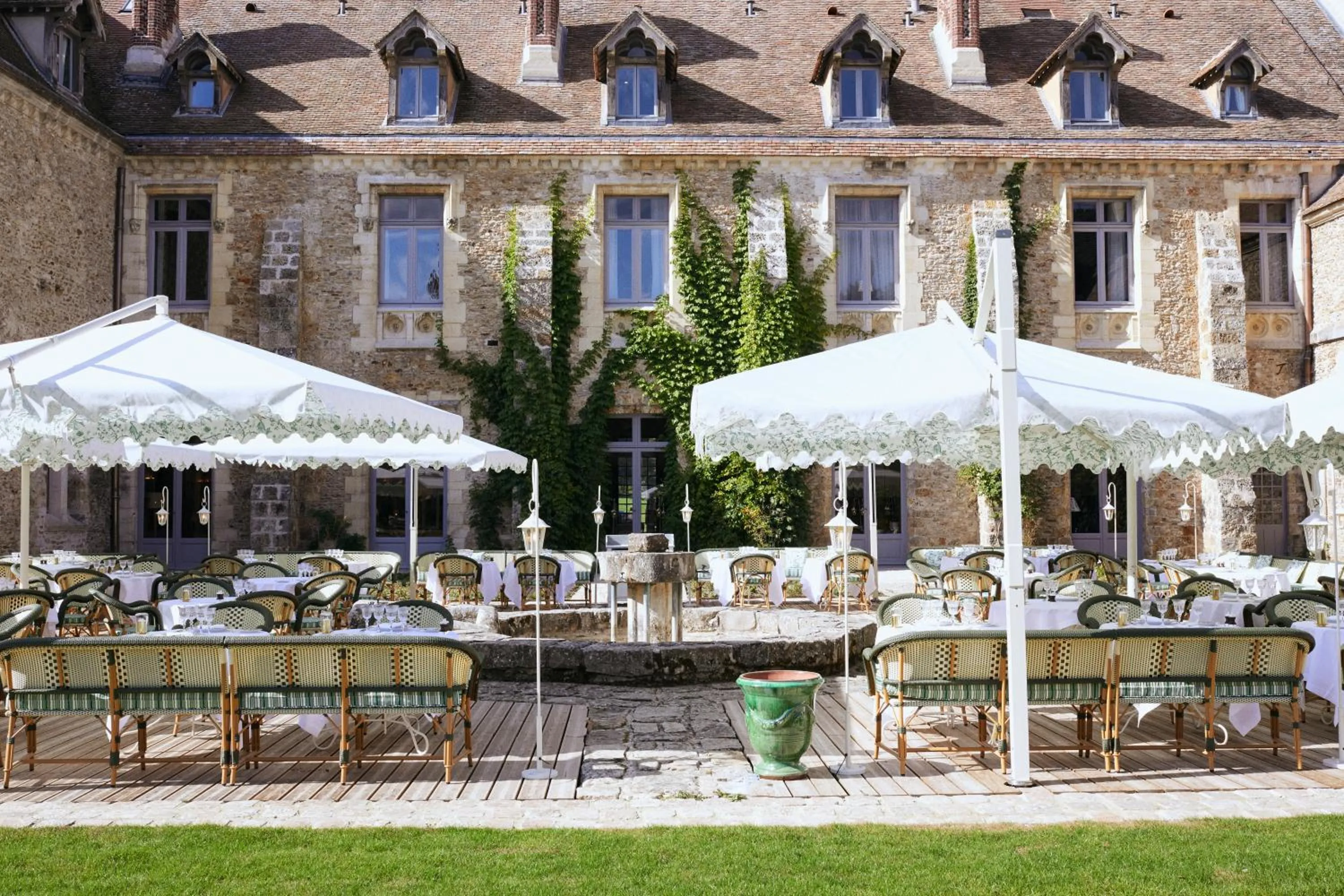 Patio in Abbaye Des Vaux De Cernay