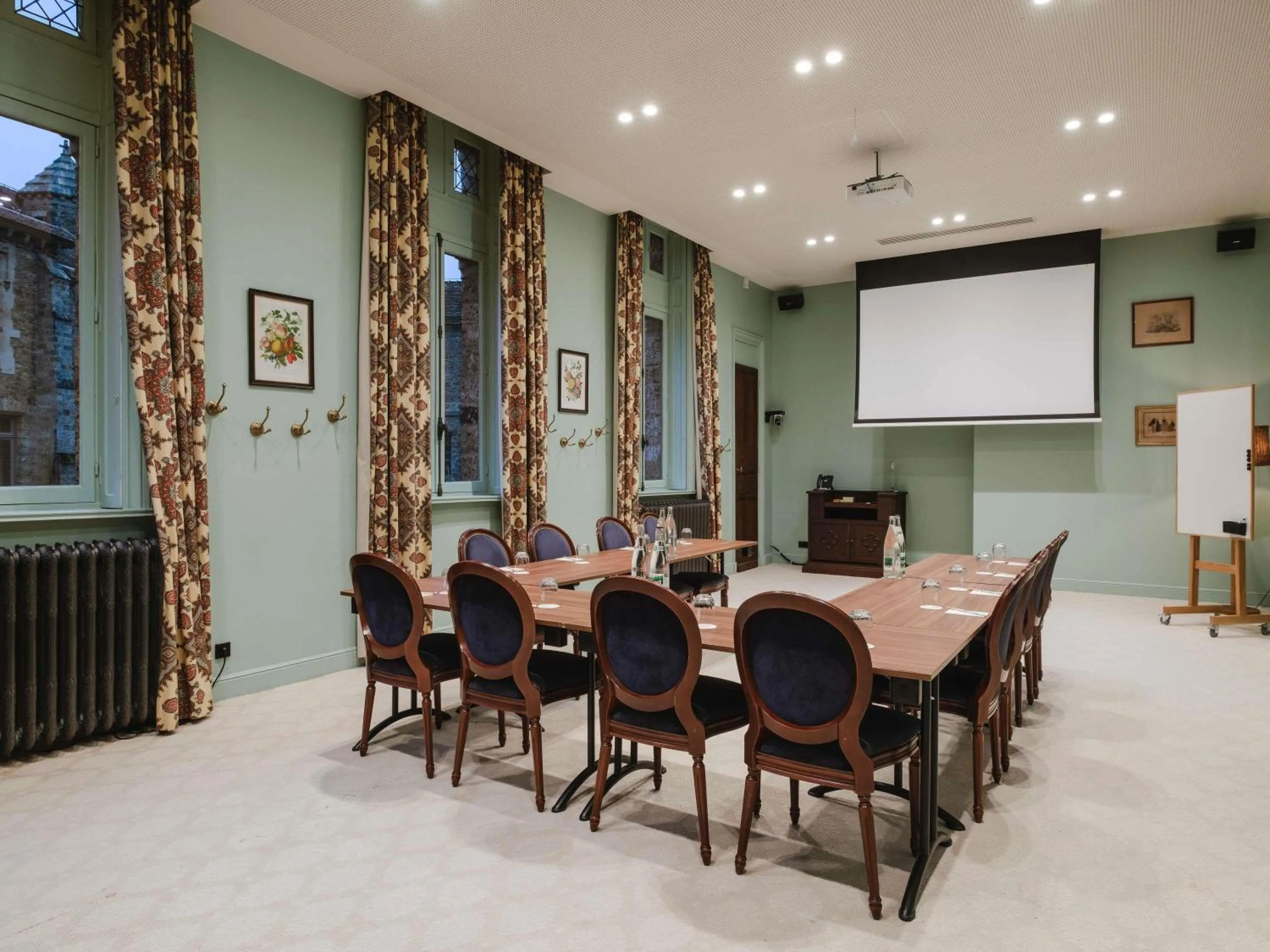 Meeting/conference room in Abbaye Des Vaux De Cernay