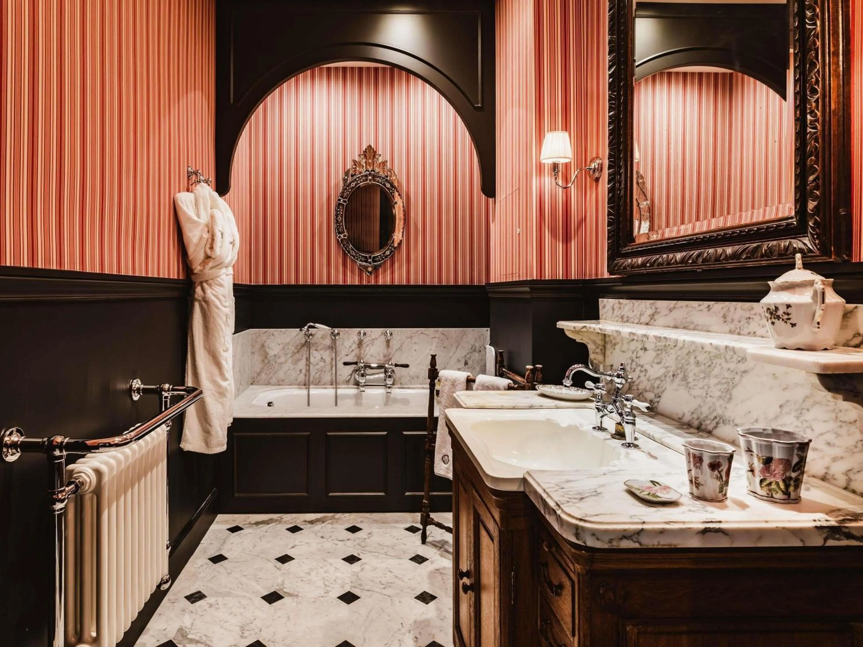 Bathroom in Abbaye Des Vaux De Cernay