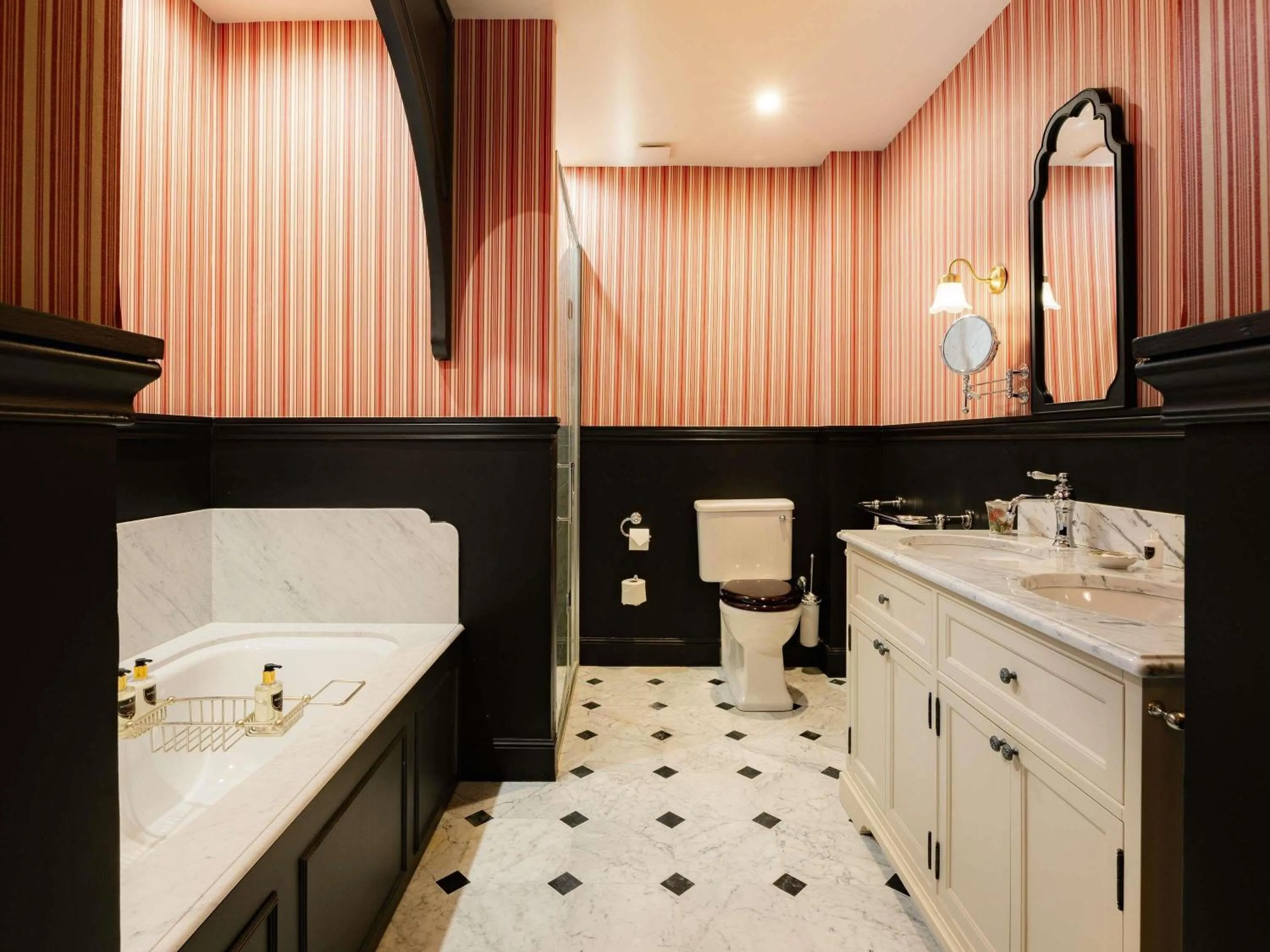 Bathroom in Abbaye Des Vaux De Cernay