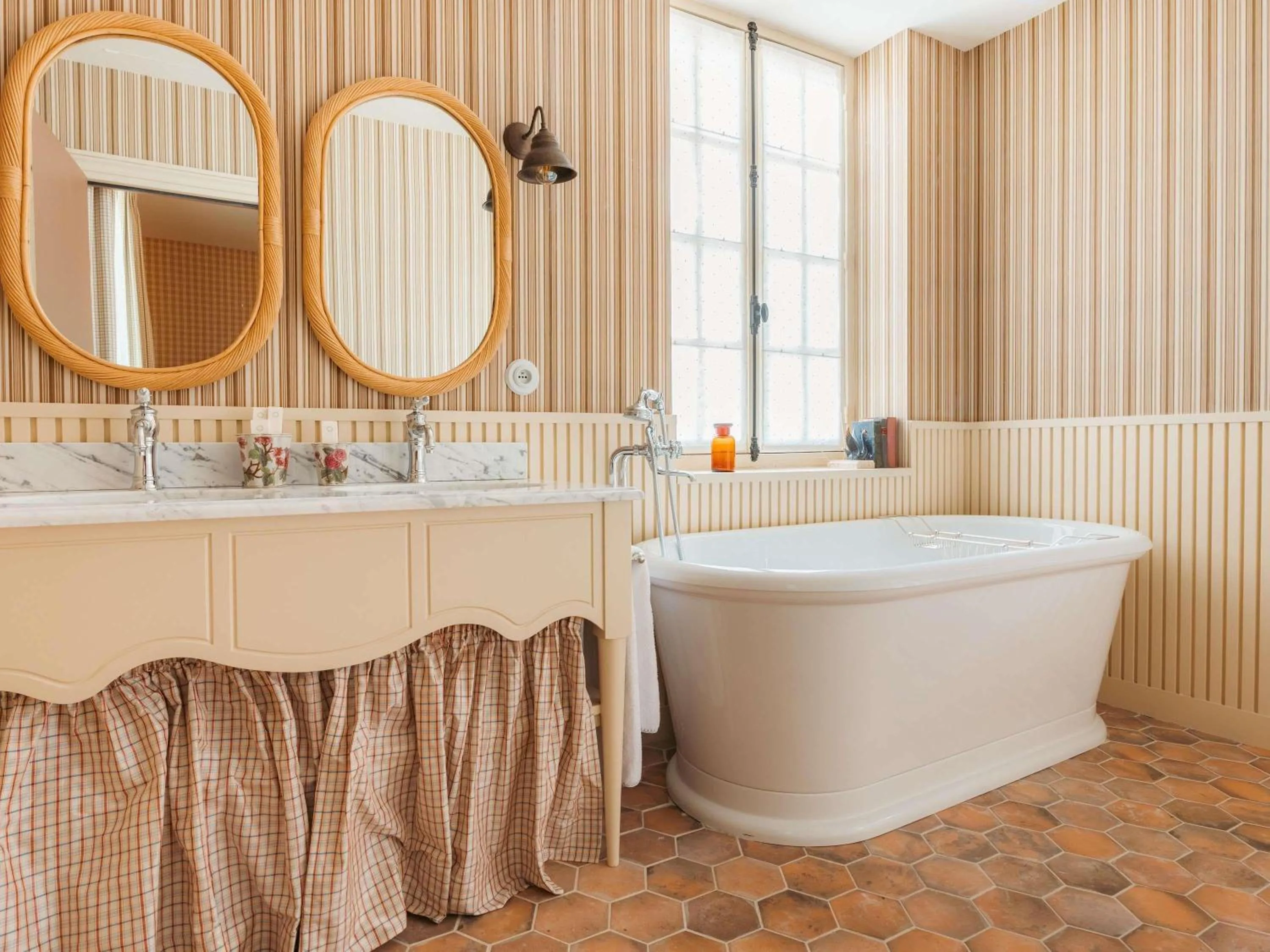 Bedroom in Abbaye Des Vaux De Cernay