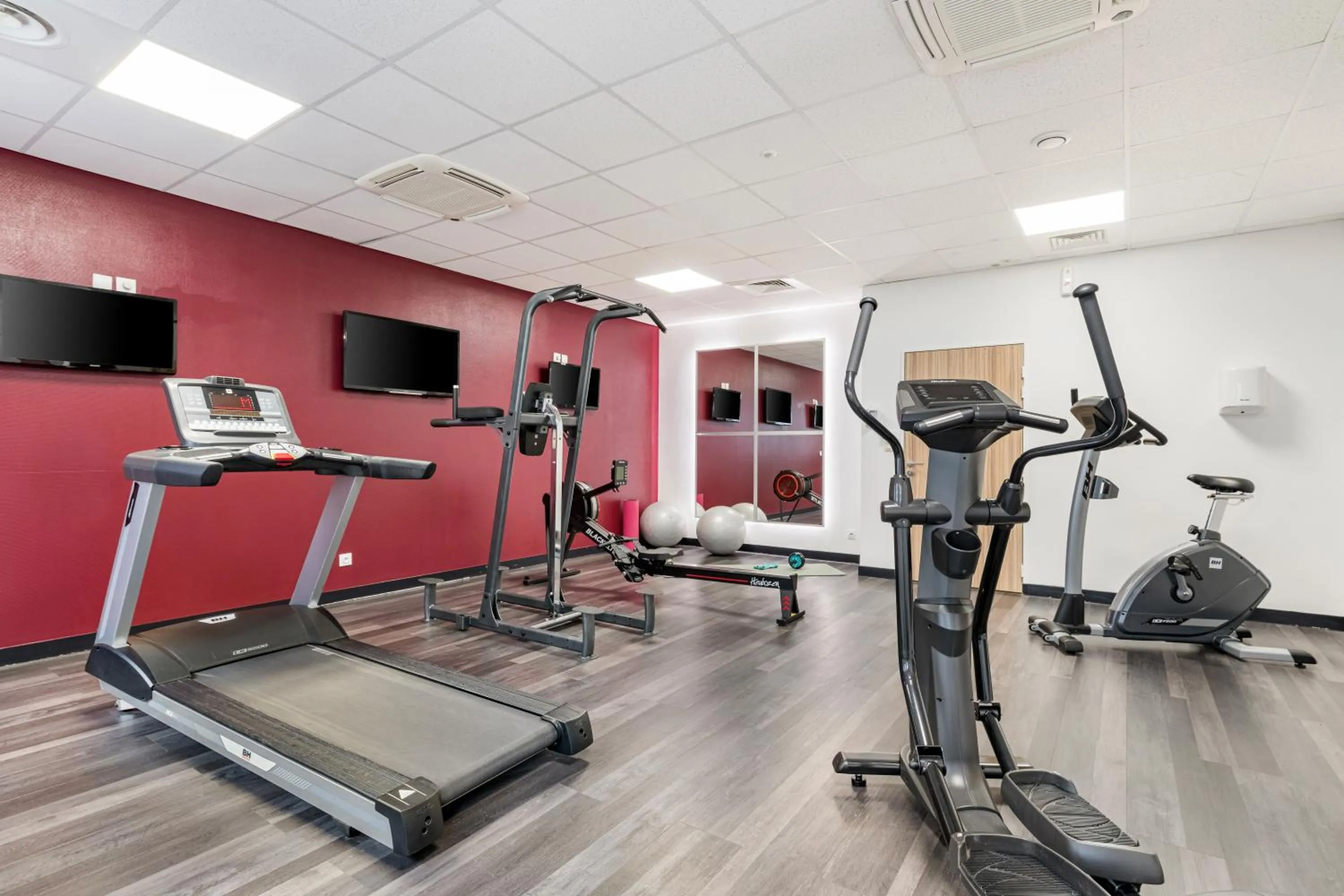 TV and multimedia in Appart hôtel Q7 Lodge Lyon 7