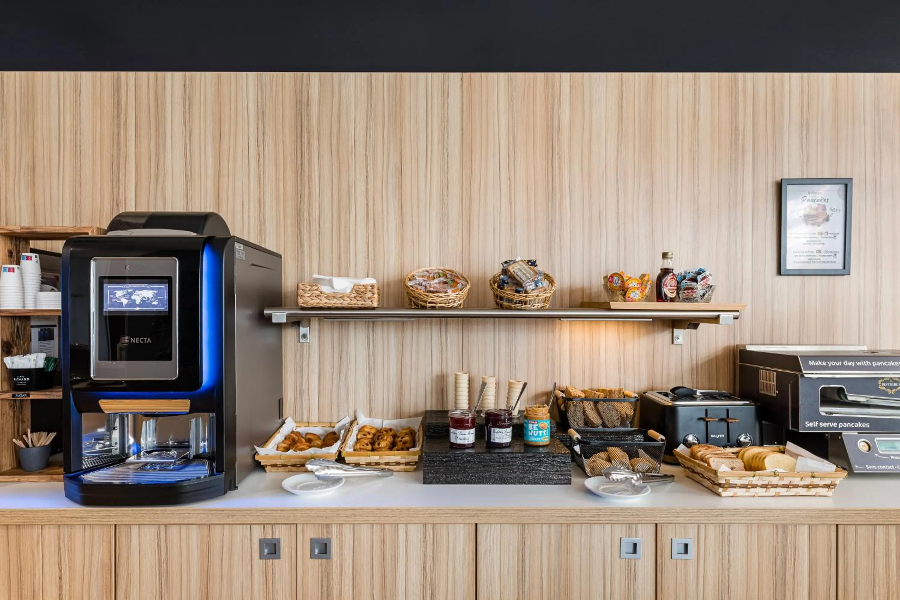 Food and drinks in Appart hôtel Q7 Lodge Lyon 7