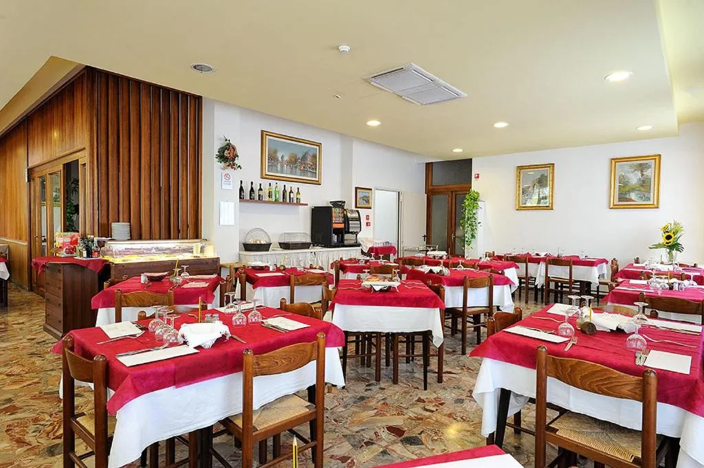 Restaurant/places to eat in Hotel Samoa