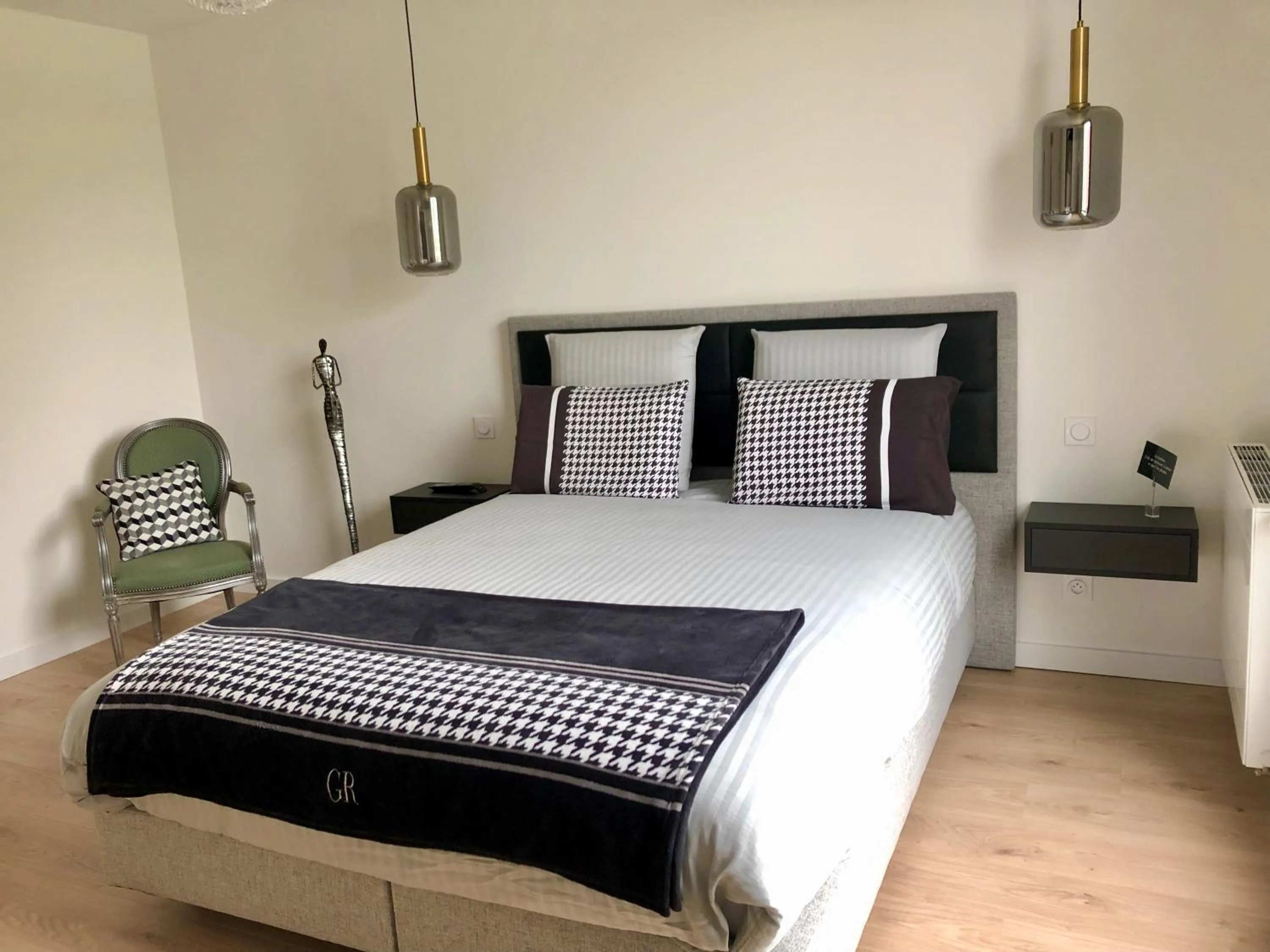 Bed in HÔTELYA - Lille Villeneuve d'Ascq