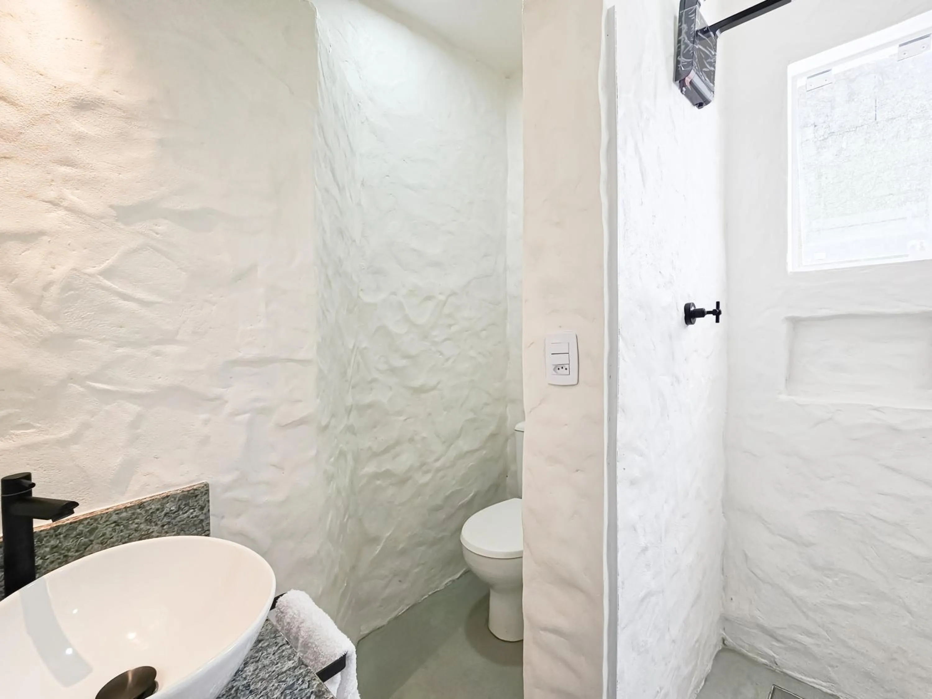 Shower in Pousada Quinta da Margem