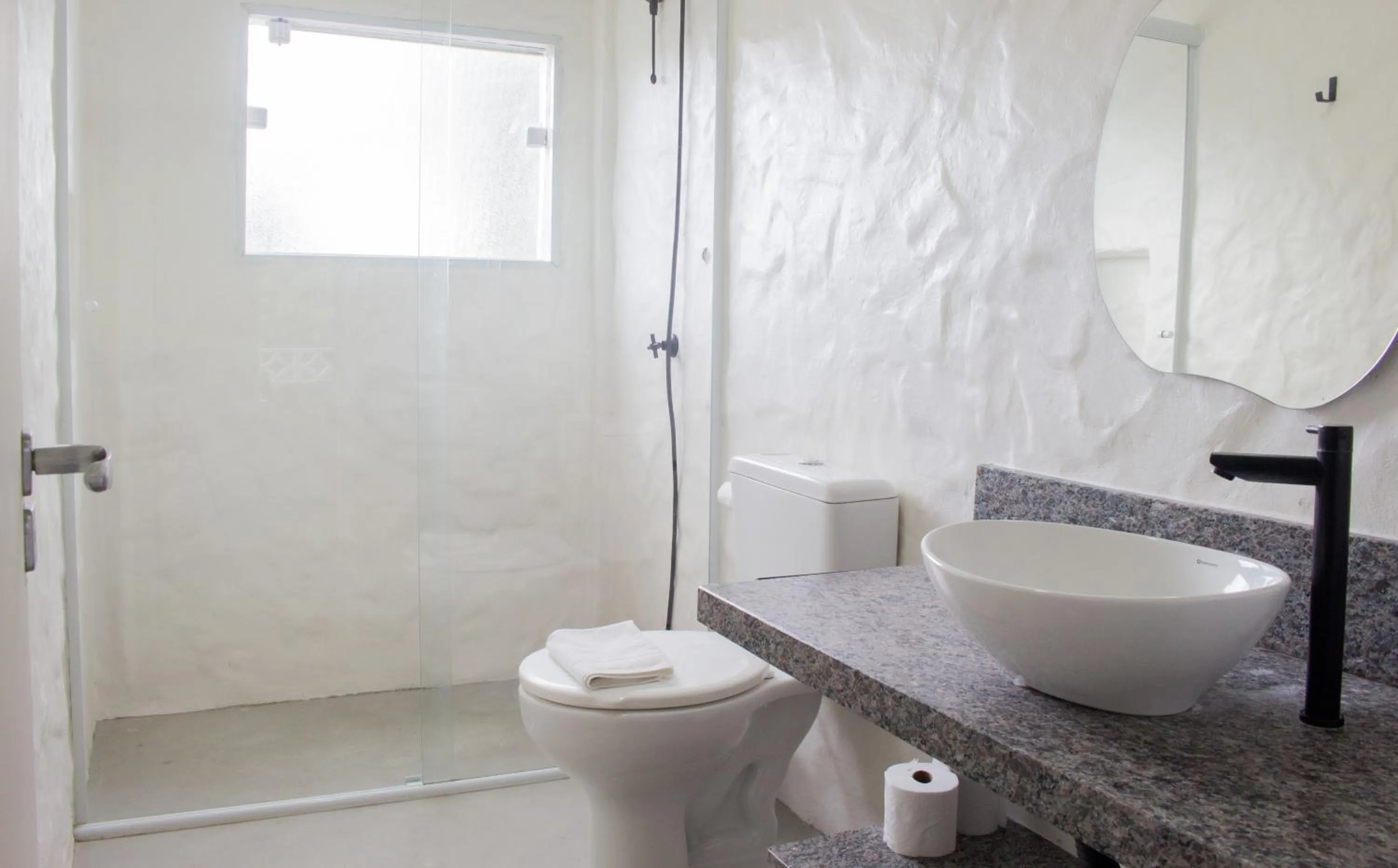 Shower in Pousada Quinta da Margem