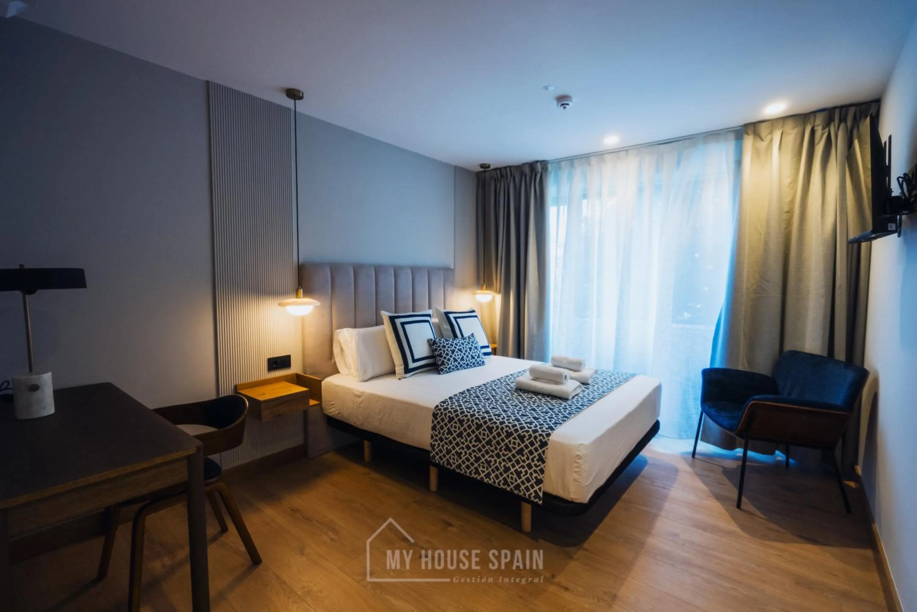 Bed in Hotel Central by MyHouseSpain