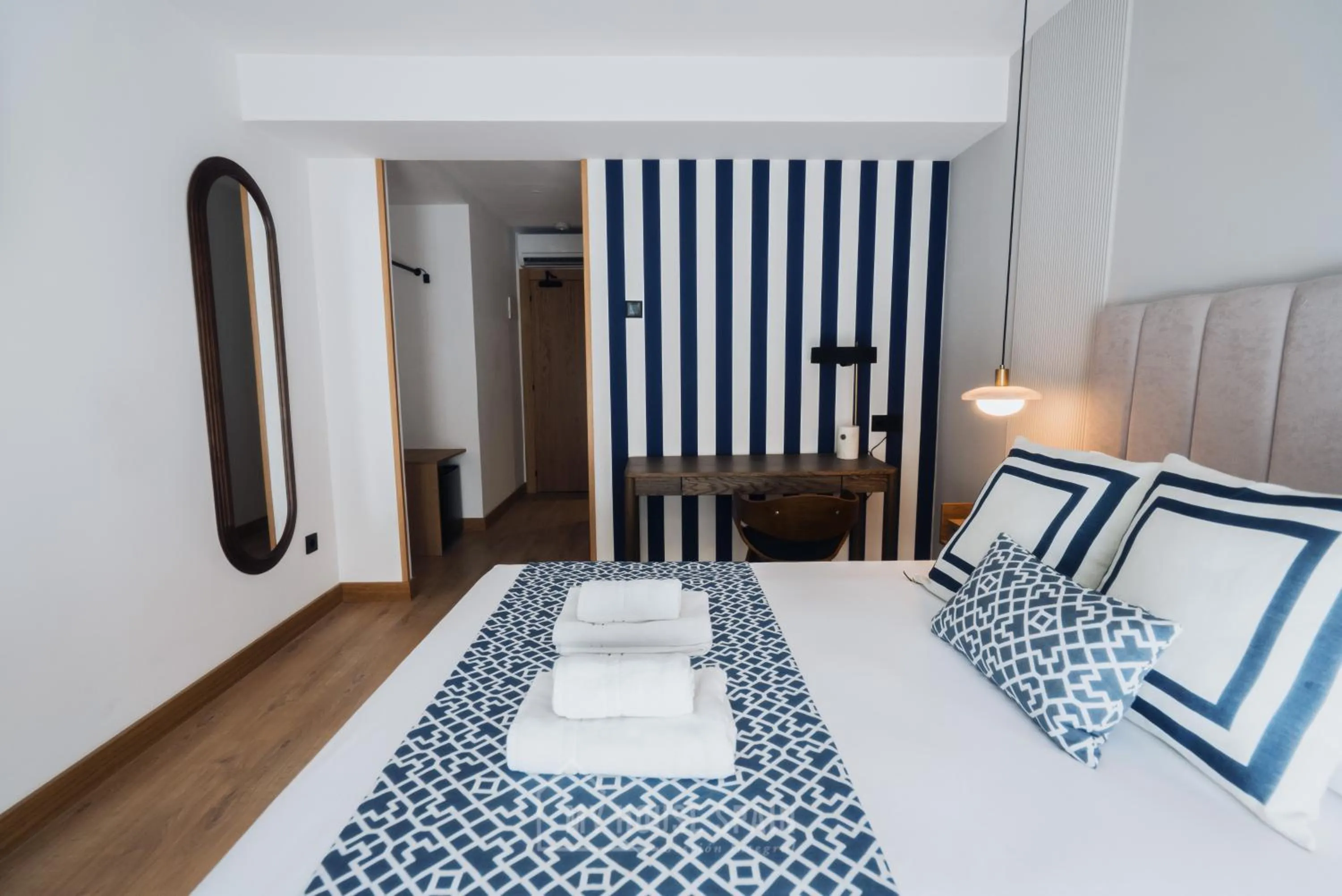 Bed in Hotel Central by MyHouseSpain