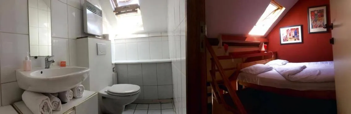 Bed in Appart-hôtel Maison de la Lune - petite Auberge d'Etterbeek