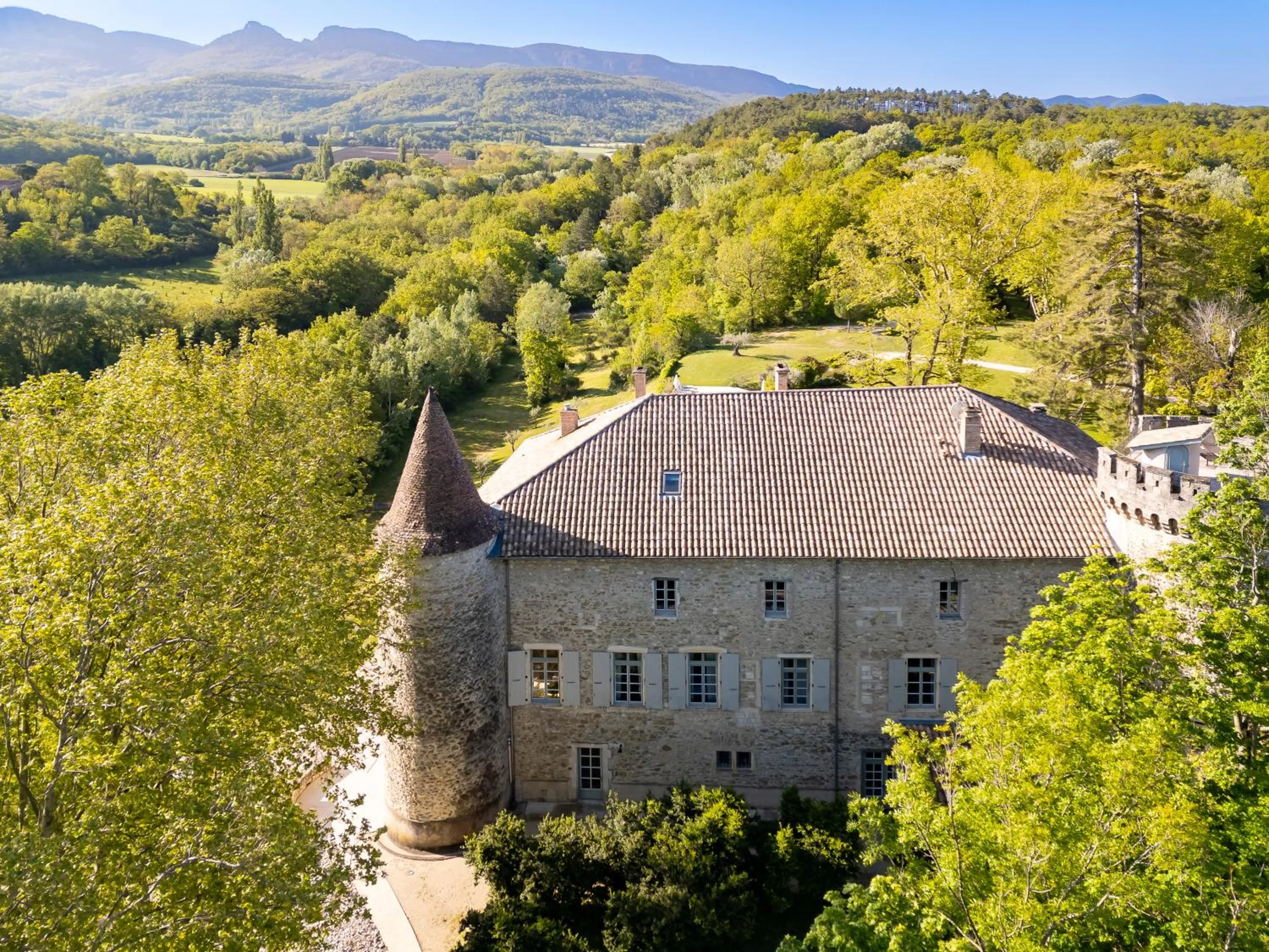 Natural landscape in Château Les Oliviers de Salettes