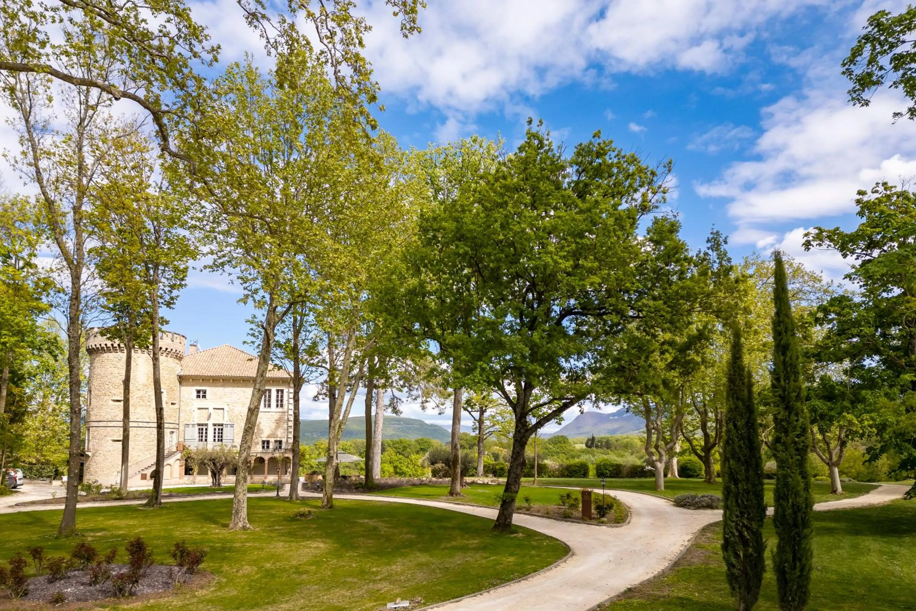 Natural landscape in Château Les Oliviers de Salettes