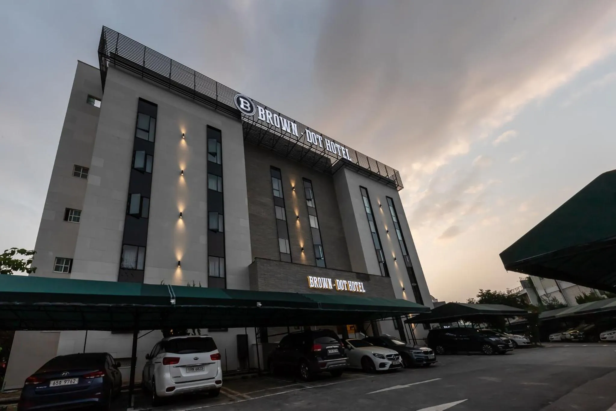 Property building in Brown-Dot Hotel Dongchon Amusement Park