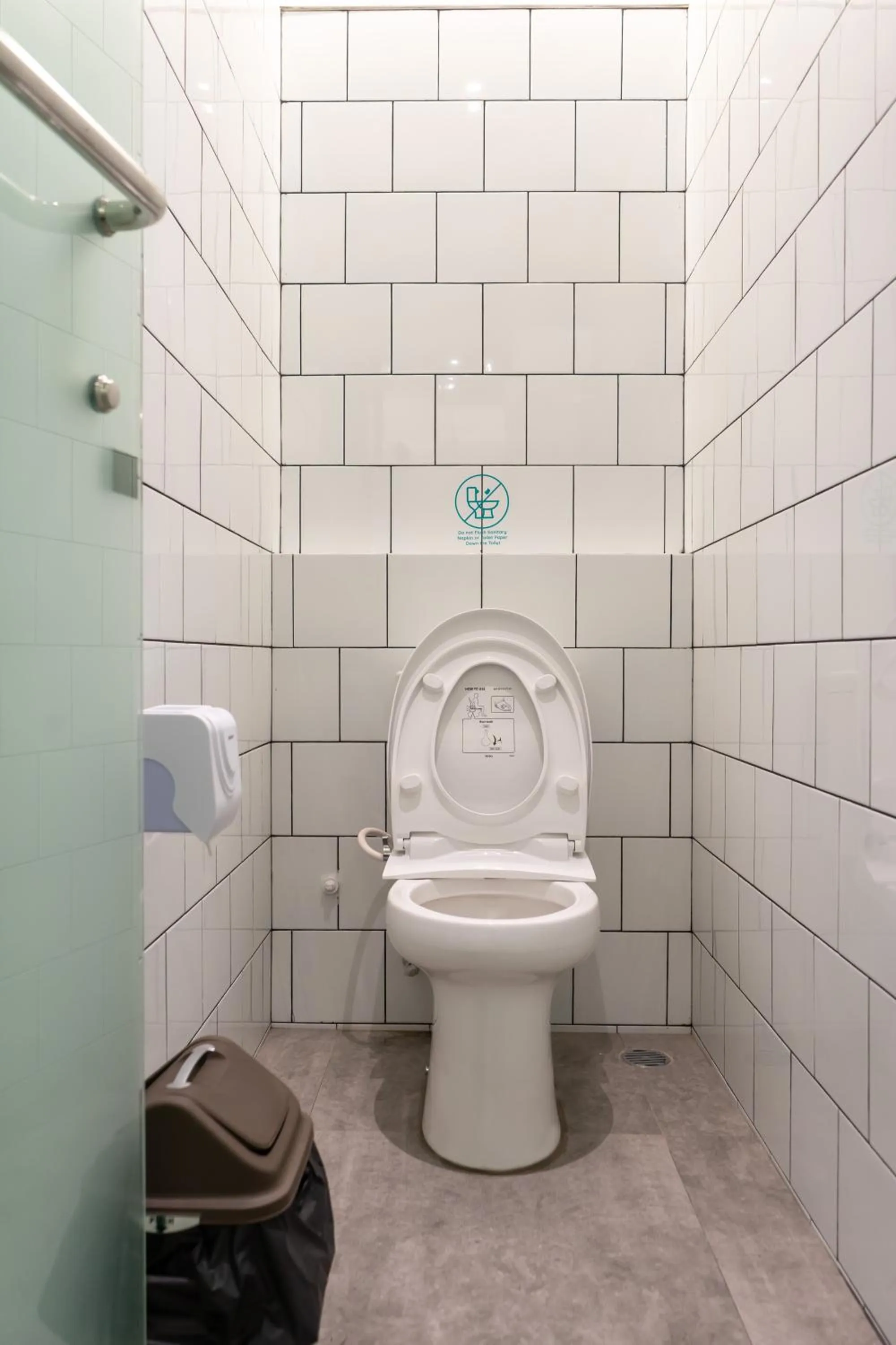 Bathroom in Bobopod Dago, Bandung