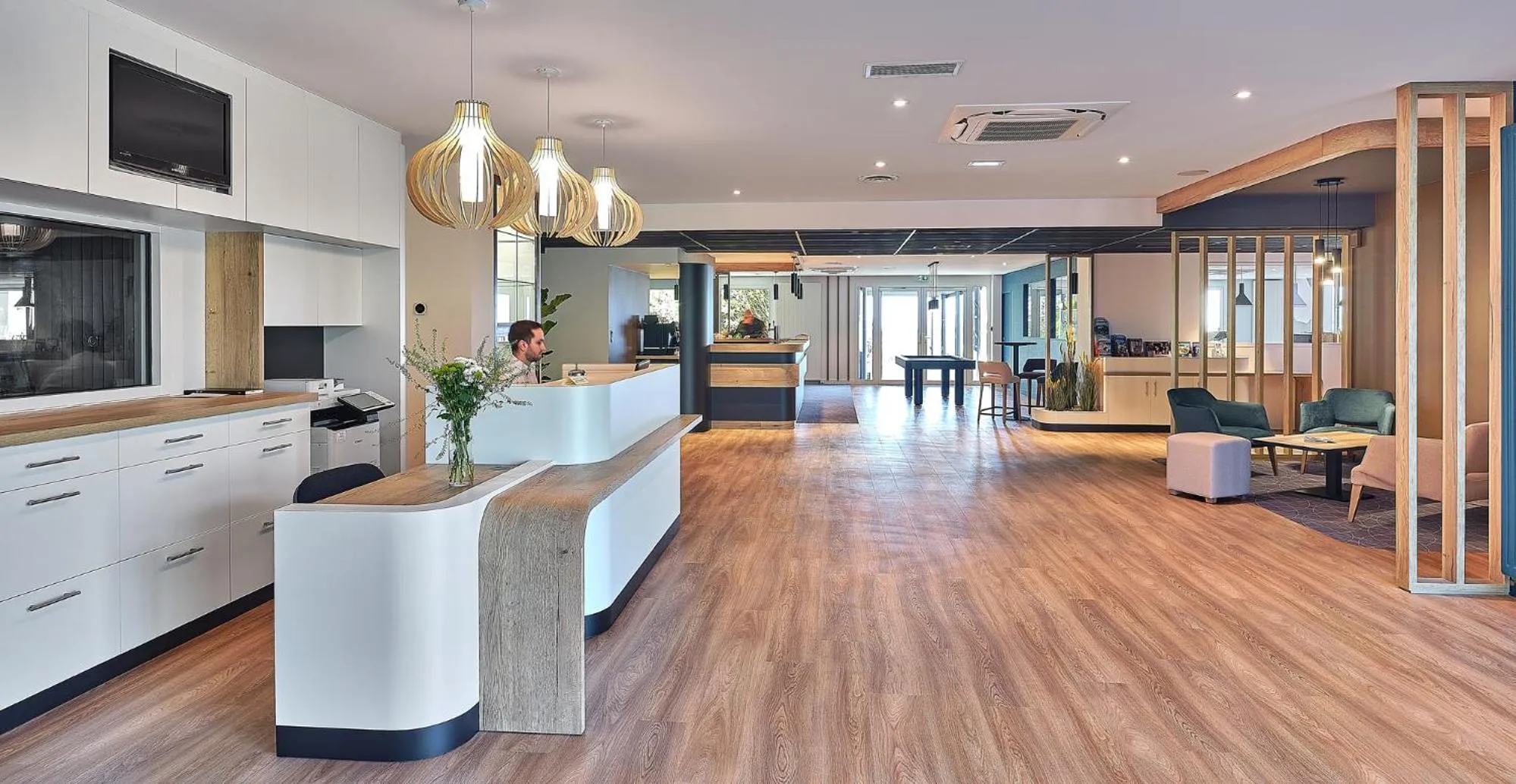 Lobby or reception in Logis Hôtel Restaurant Aloe