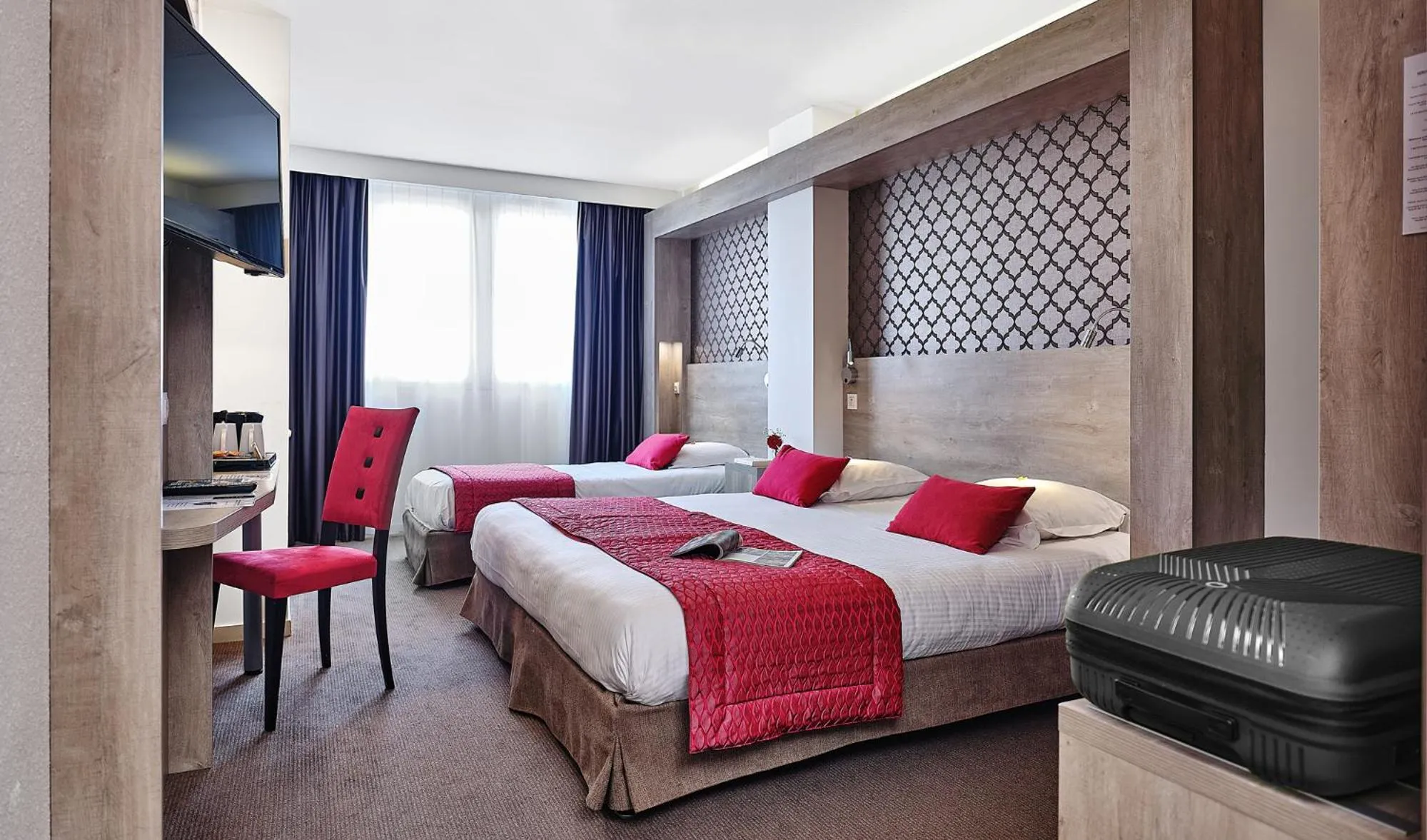 Bedroom, Bed in Logis Hôtel Restaurant Aloe