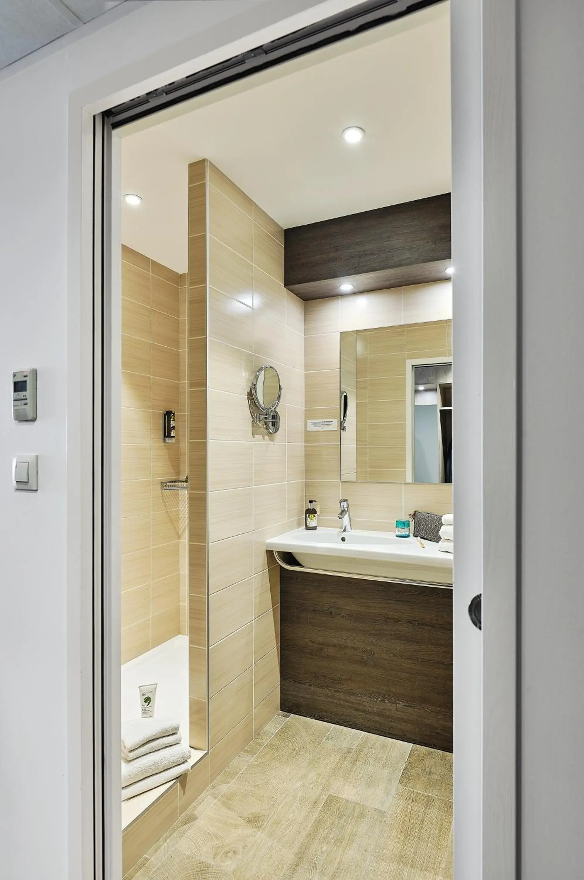 Classic Double Room in Logis Hôtel Restaurant Aloe Classic Double Room in Logis Hôtel Restaurant Aloe