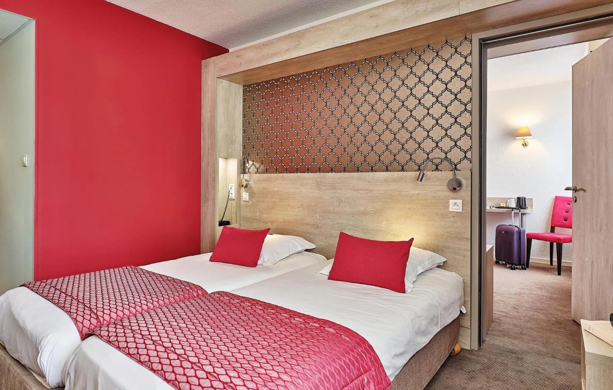 Photo of the whole room, Bed in Logis Hôtel Restaurant Aloe