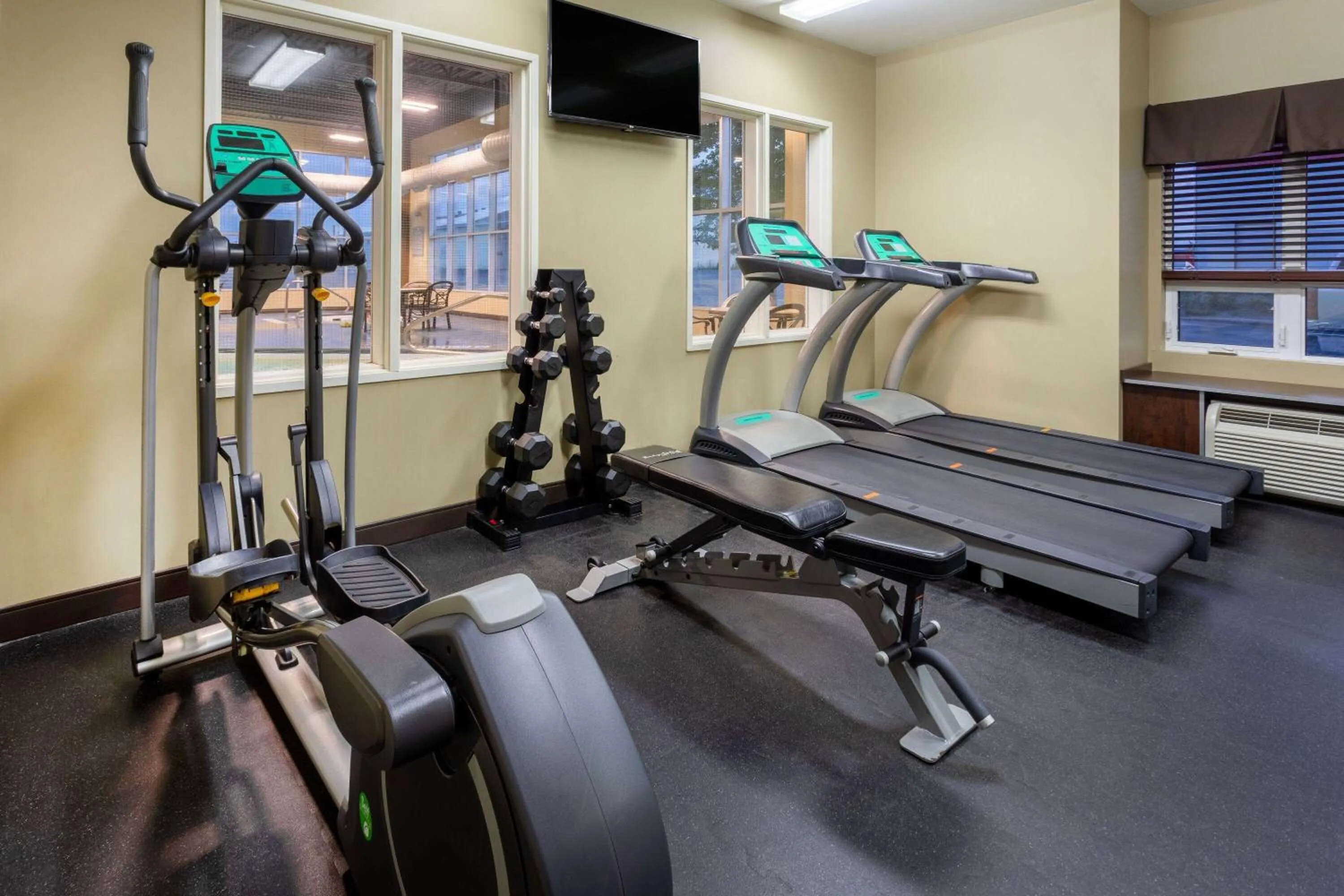 Fitness centre/facilities in Microtel Inn & Suites by Wyndham - Timmins