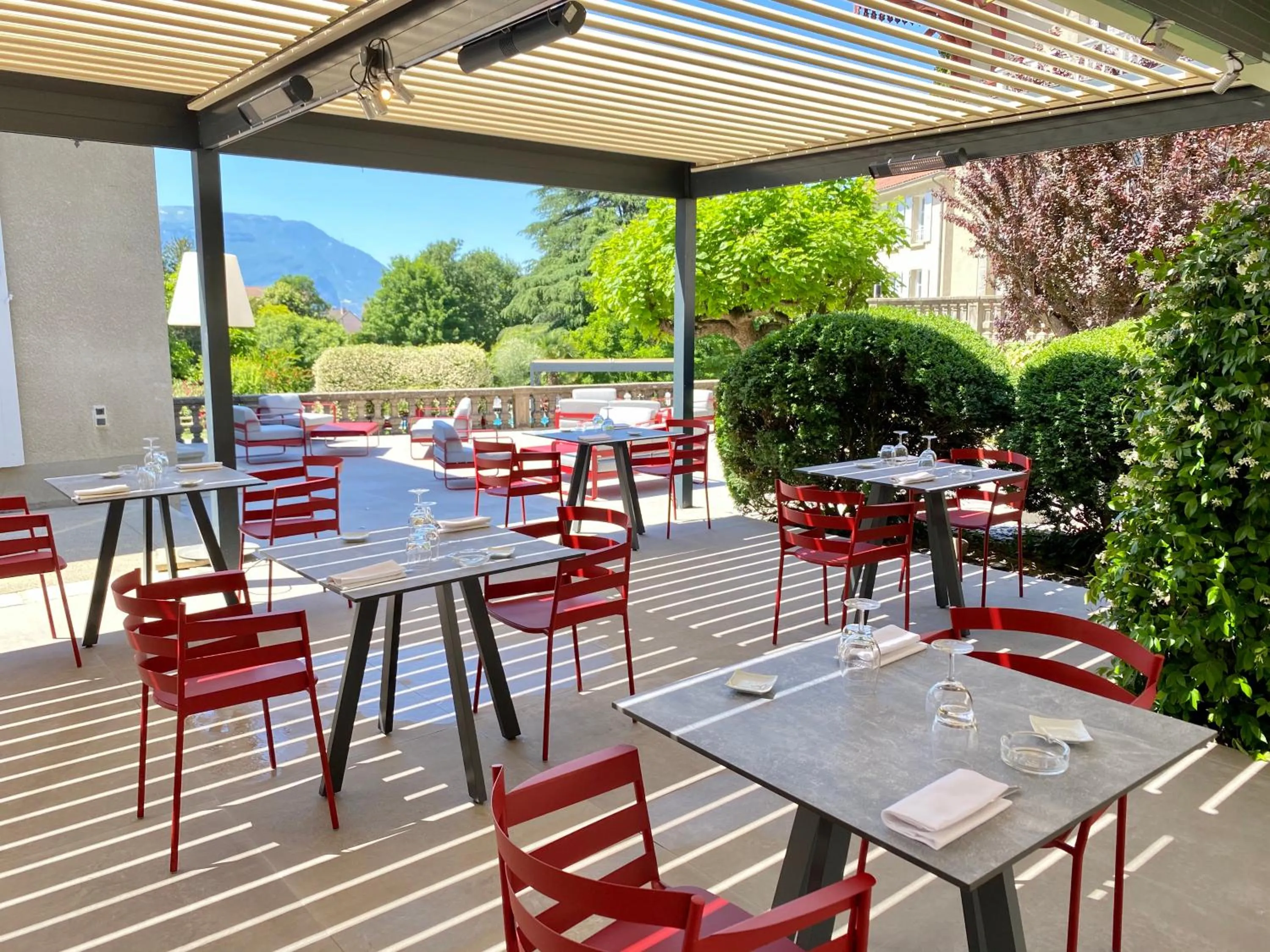 Patio in Château Hôtel, Restaurant & Spa De La Commanderie