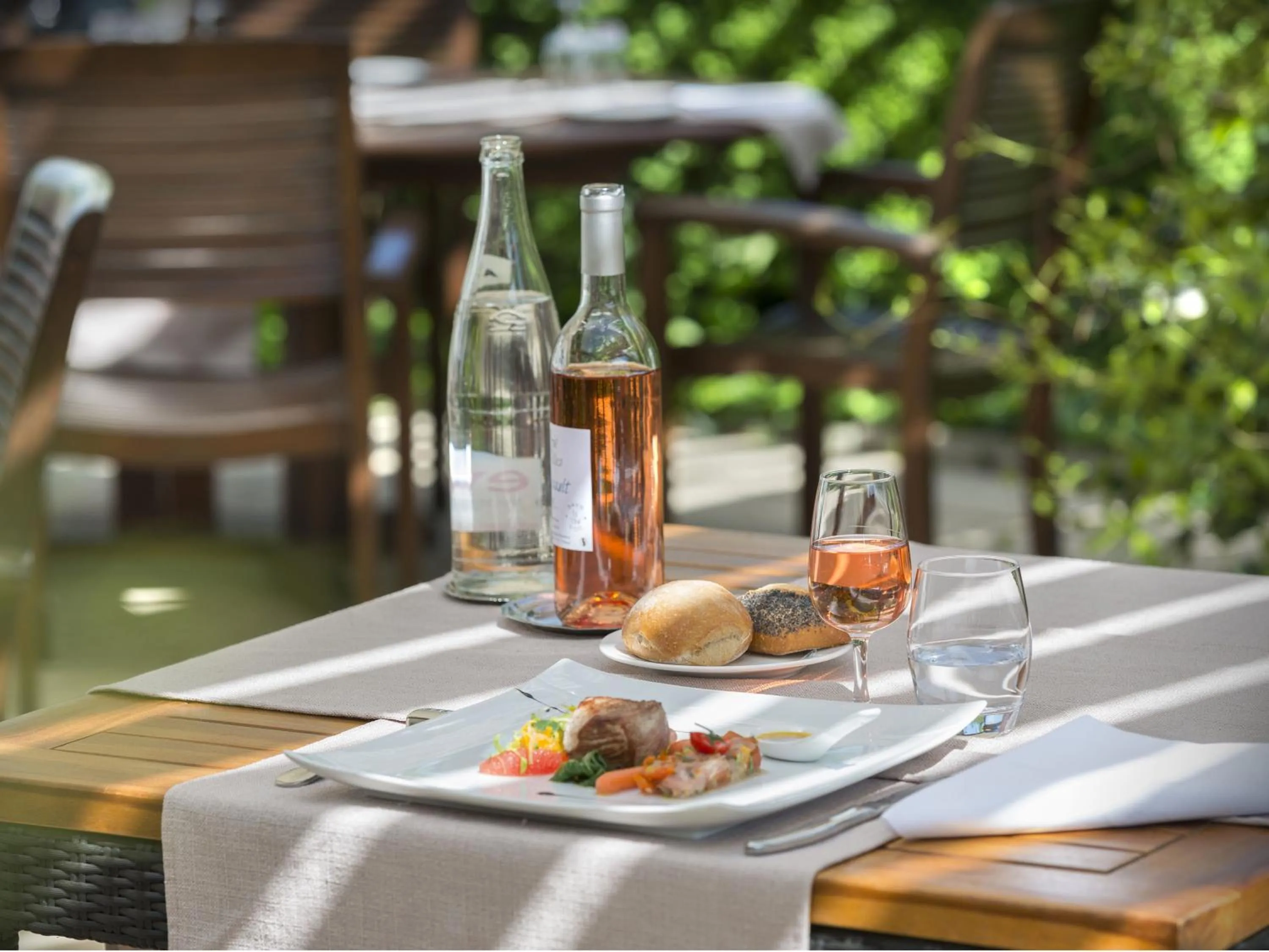 Patio in Château Hôtel, Restaurant & Spa De La Commanderie