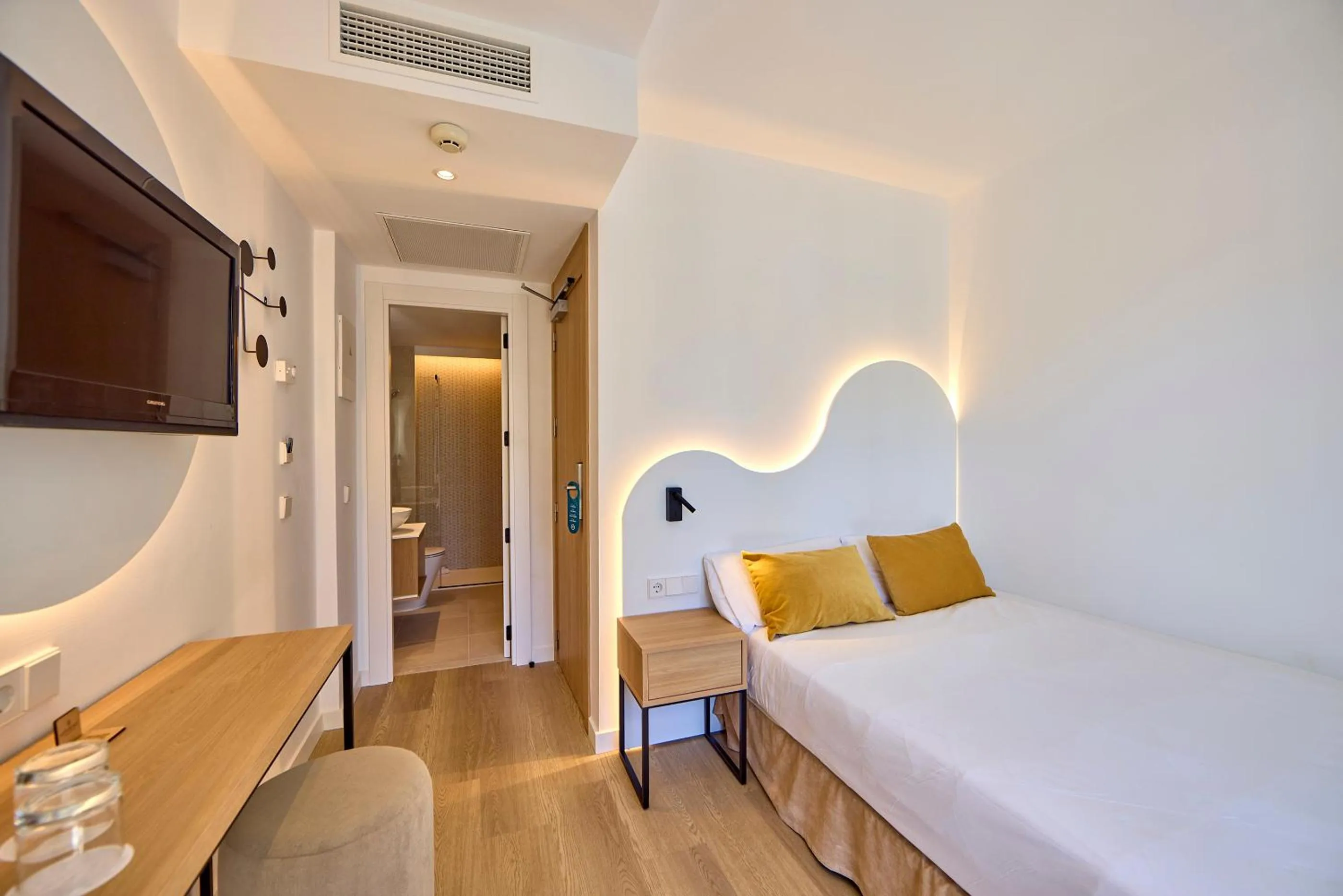 Bed in Universal Hotel Bikini