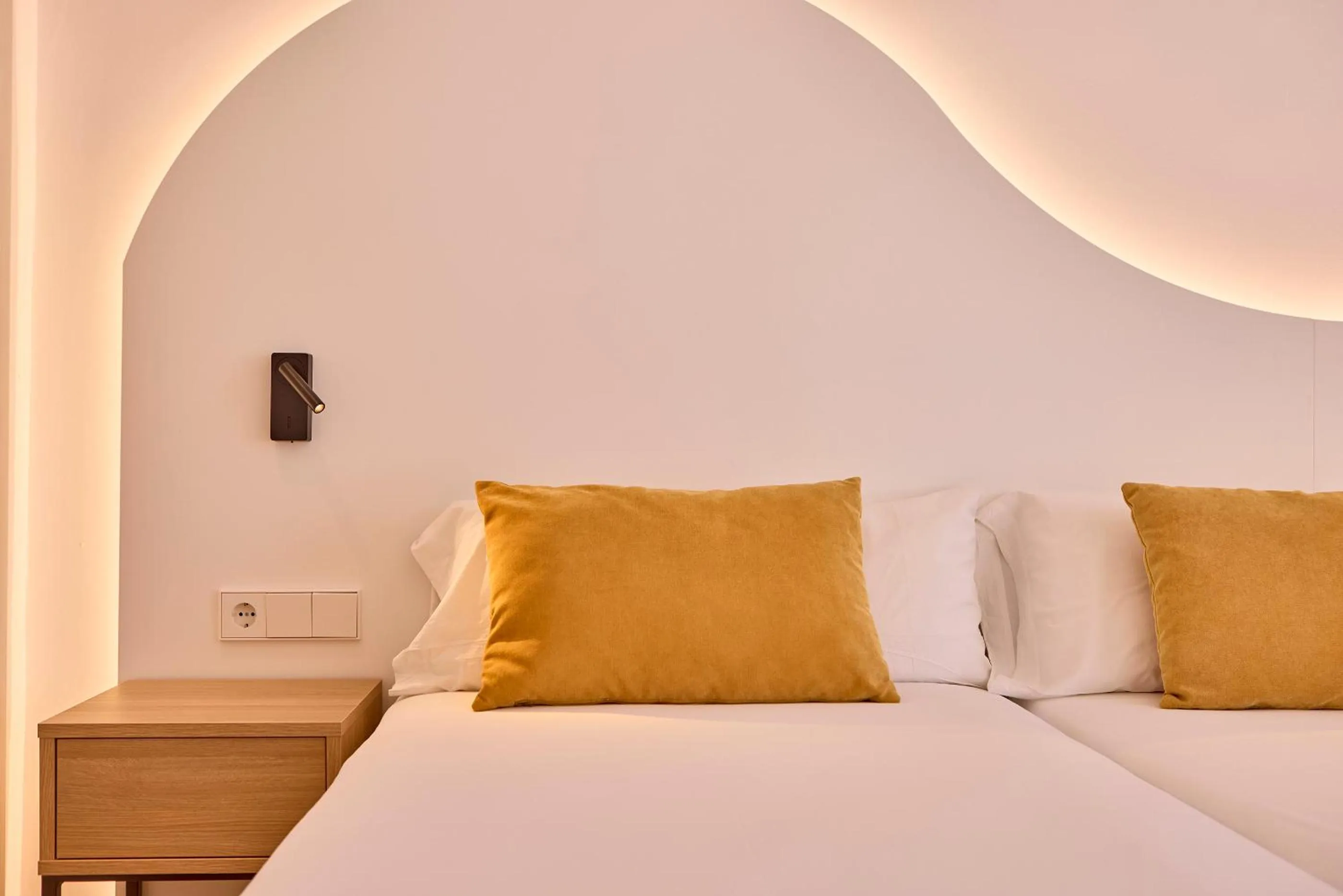 Bed in Universal Hotel Bikini