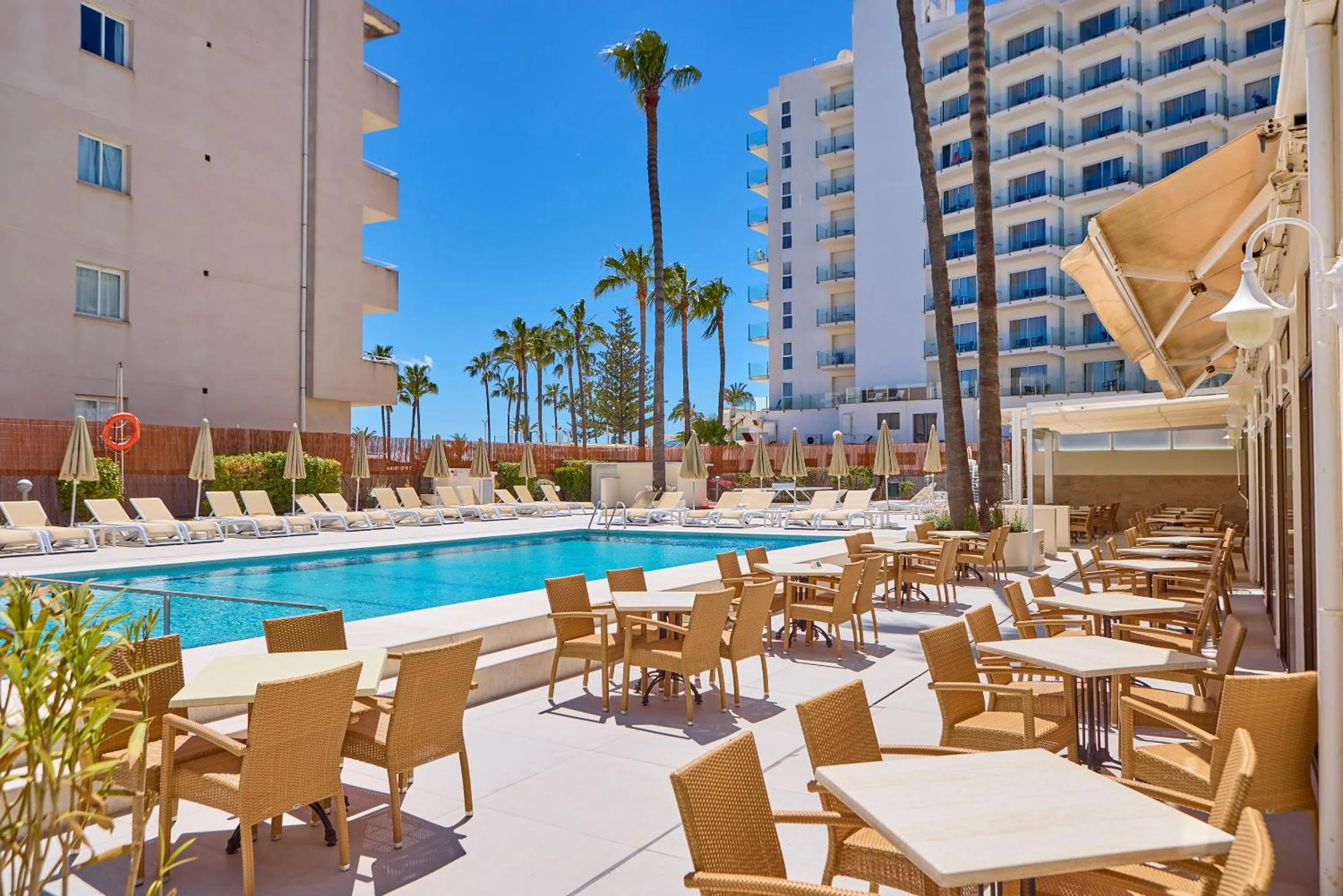 Balcony/Terrace in Universal Hotel Bikini