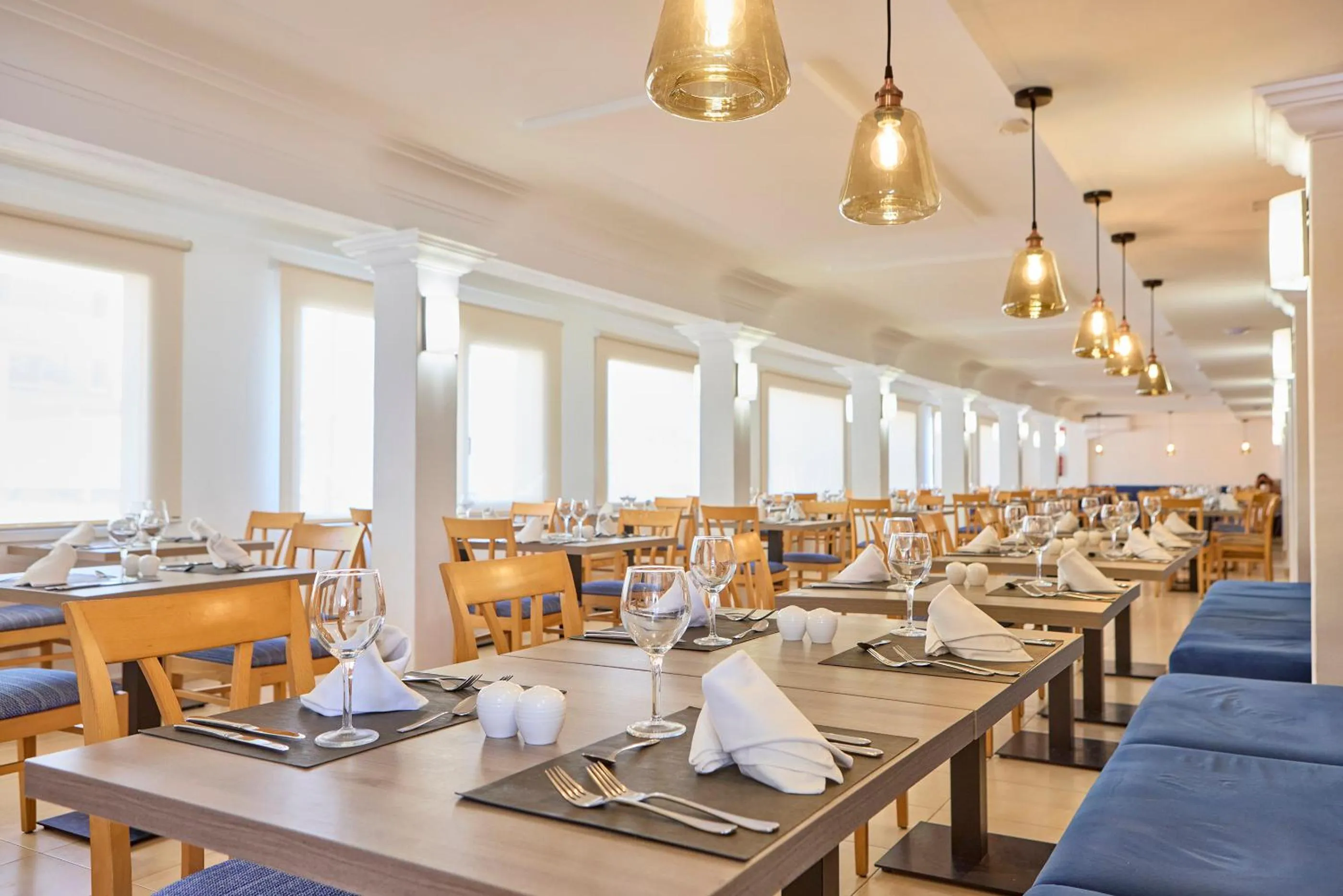 Restaurant/places to eat in Universal Hotel Bikini