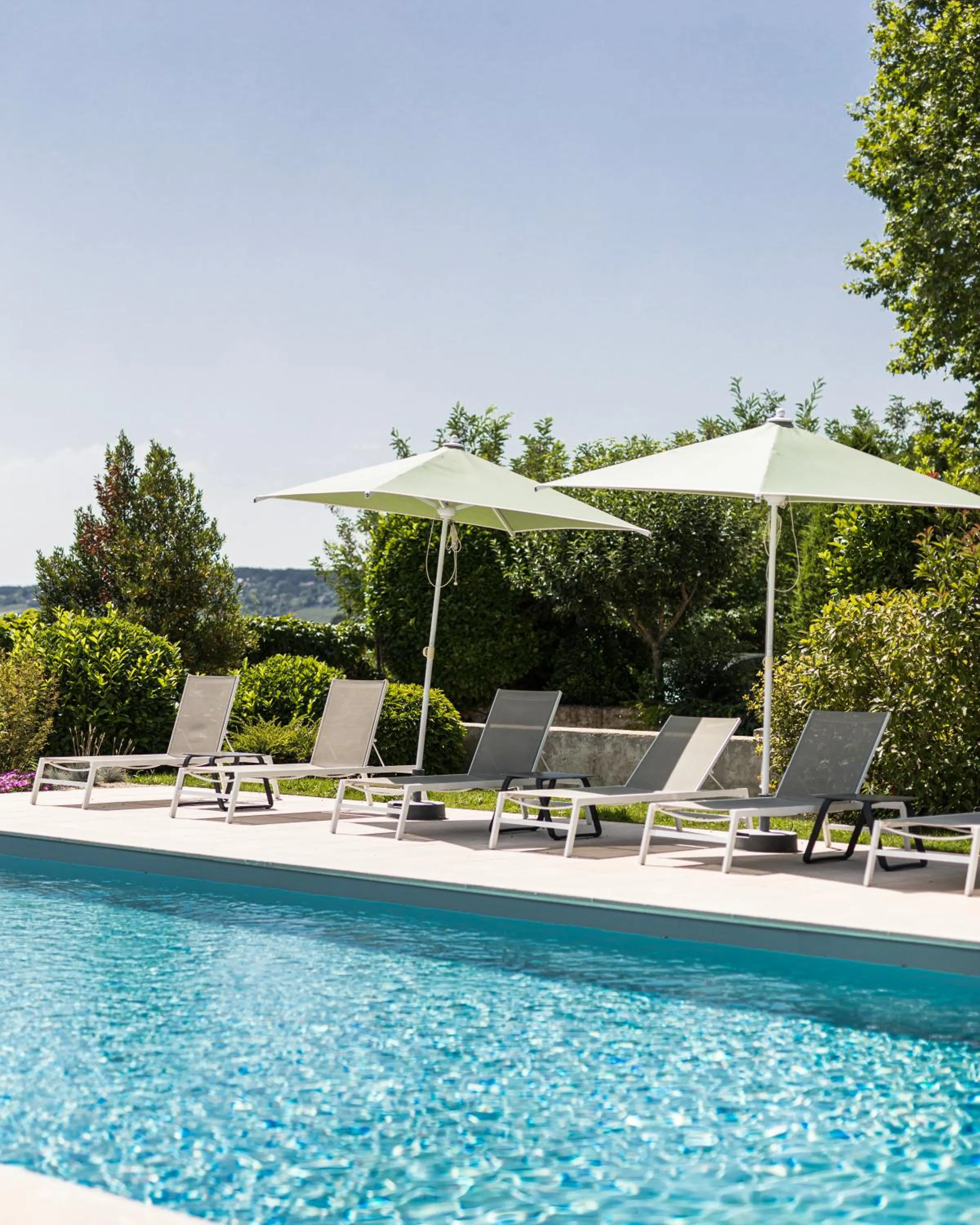 Swimming pool in Ermitage De Corton - Teritoria