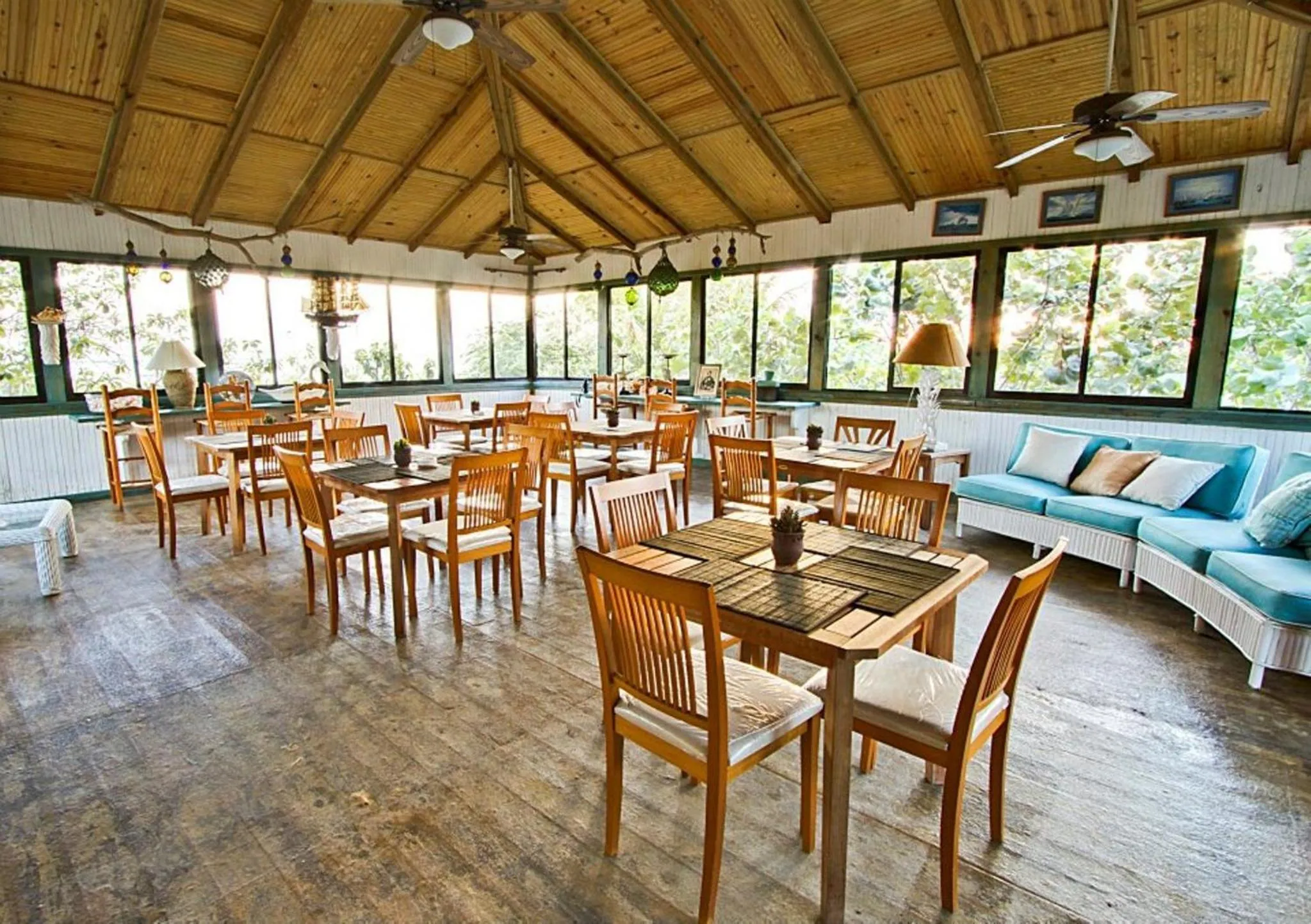 Restaurant/places to eat in El Morro Eco Adventure Hotel