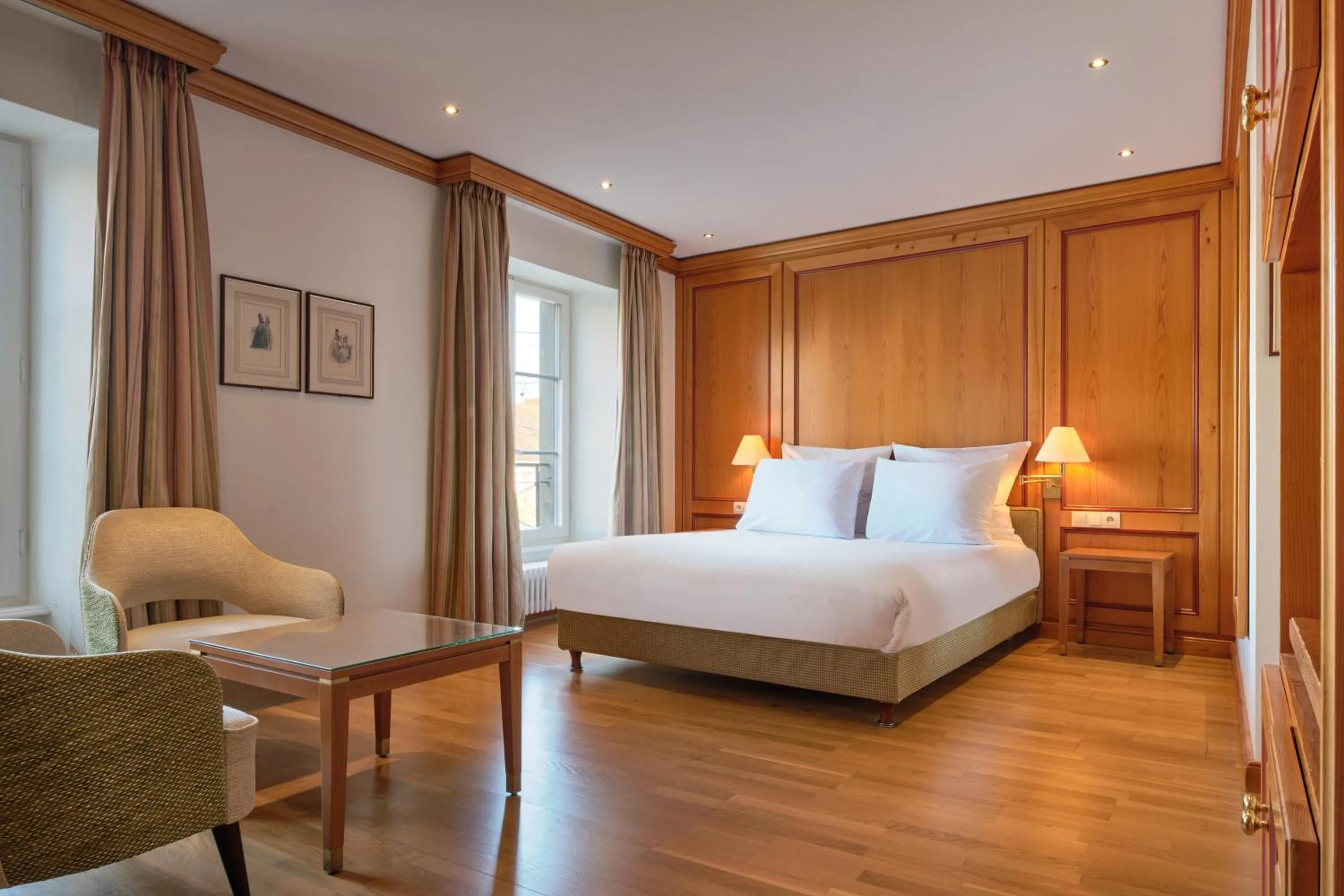 Bed in Hotel & Spa A la cour d'Alsace by HappyCulture