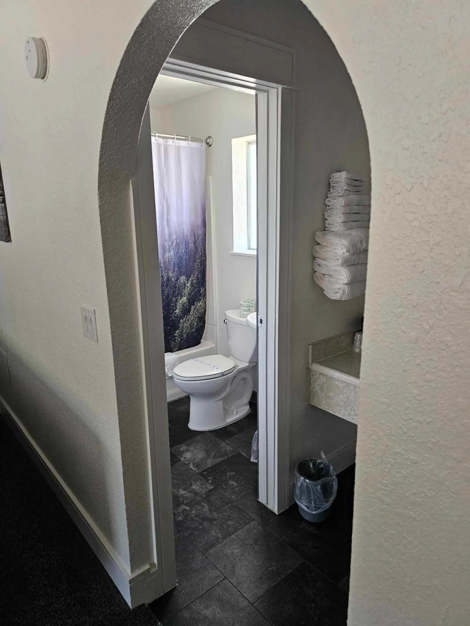 Bathroom in El Rancho Motel