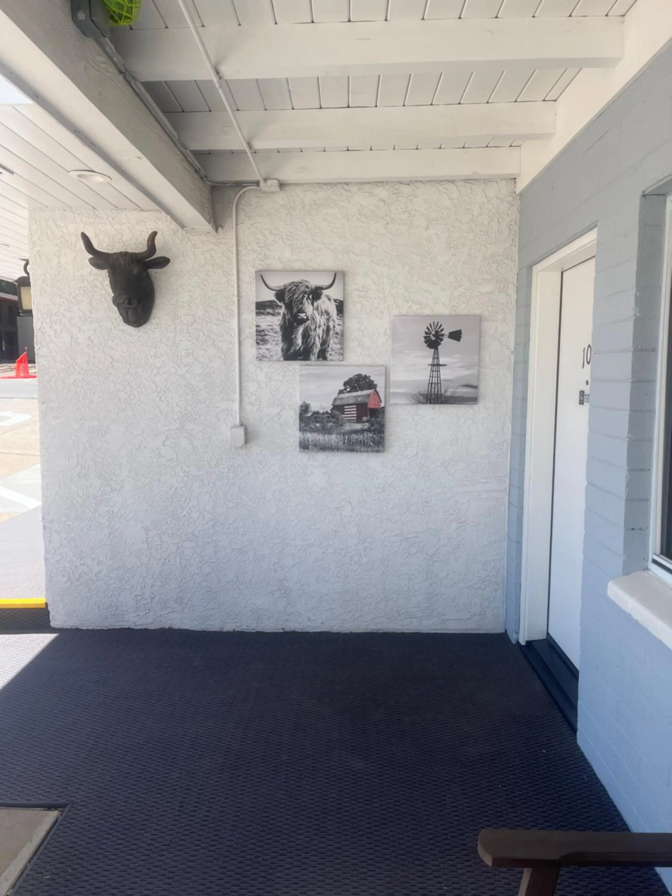 Property building in El Rancho Motel