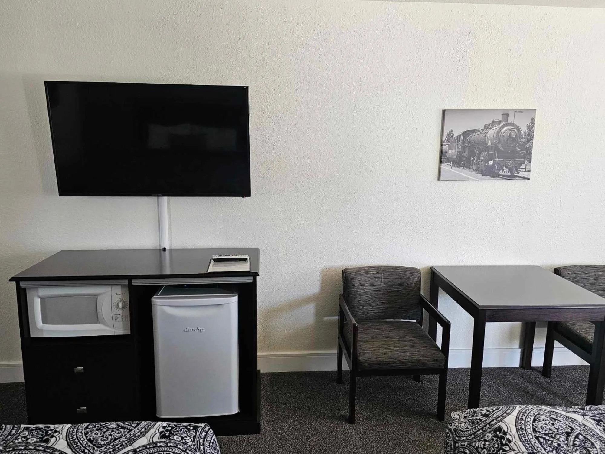 TV and multimedia in El Rancho Motel