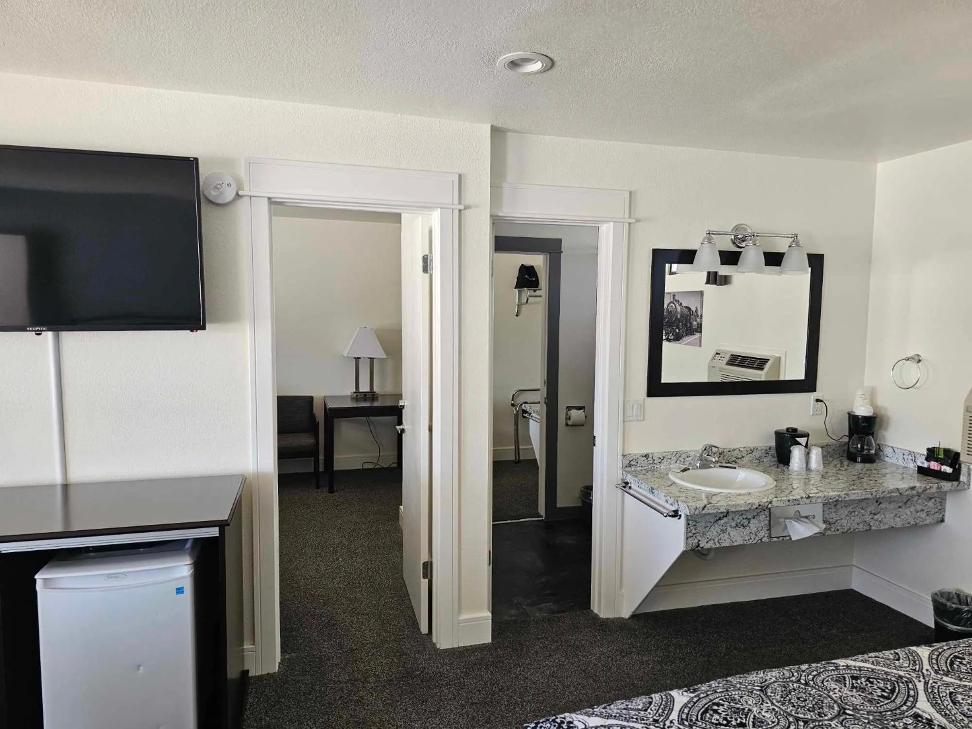 Bathroom in El Rancho Motel