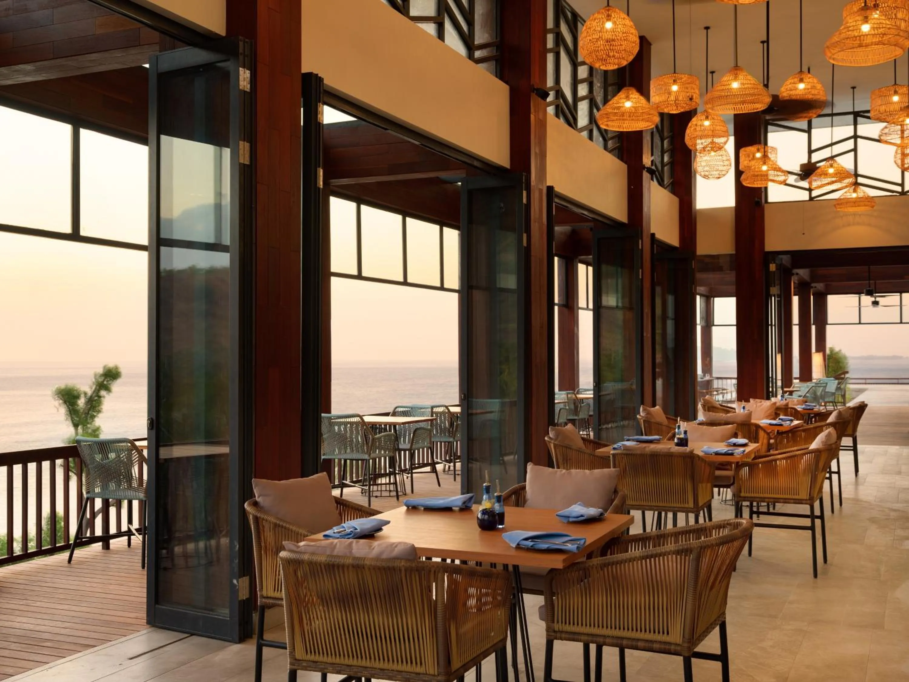 Restaurant/places to eat in The Kayana Beach Lombok