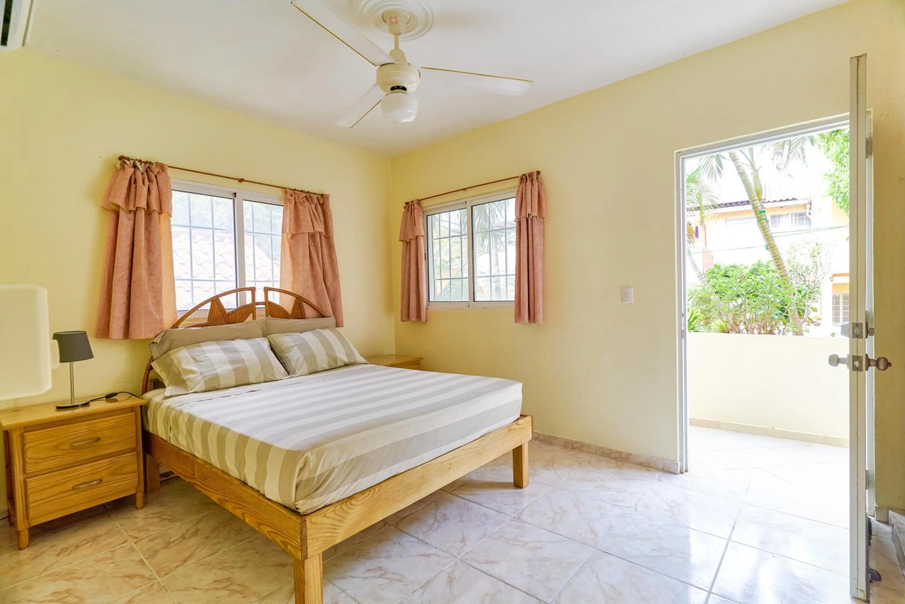 Photo of the whole room, Bed in Parco del Caribe