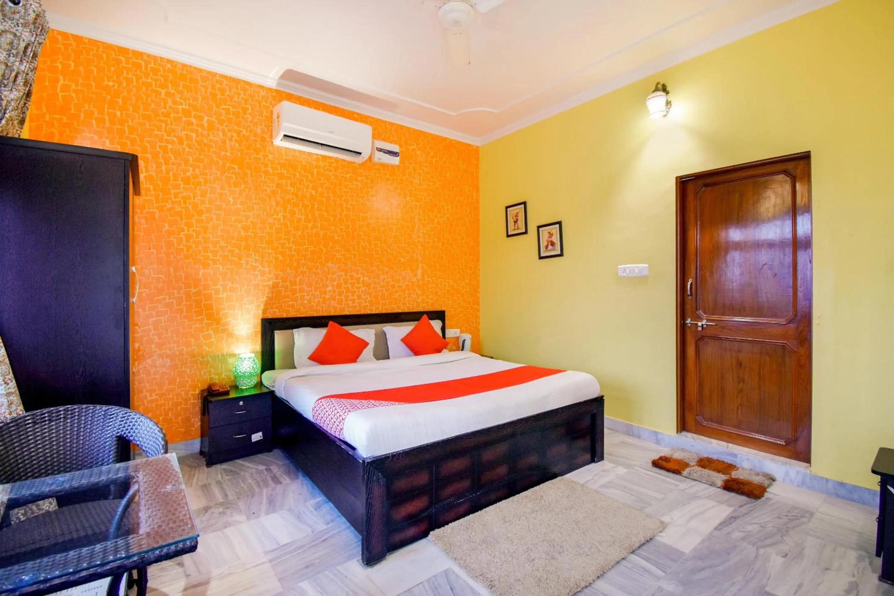 Bedroom, Bed in Hotel O The Nandini's Guest House