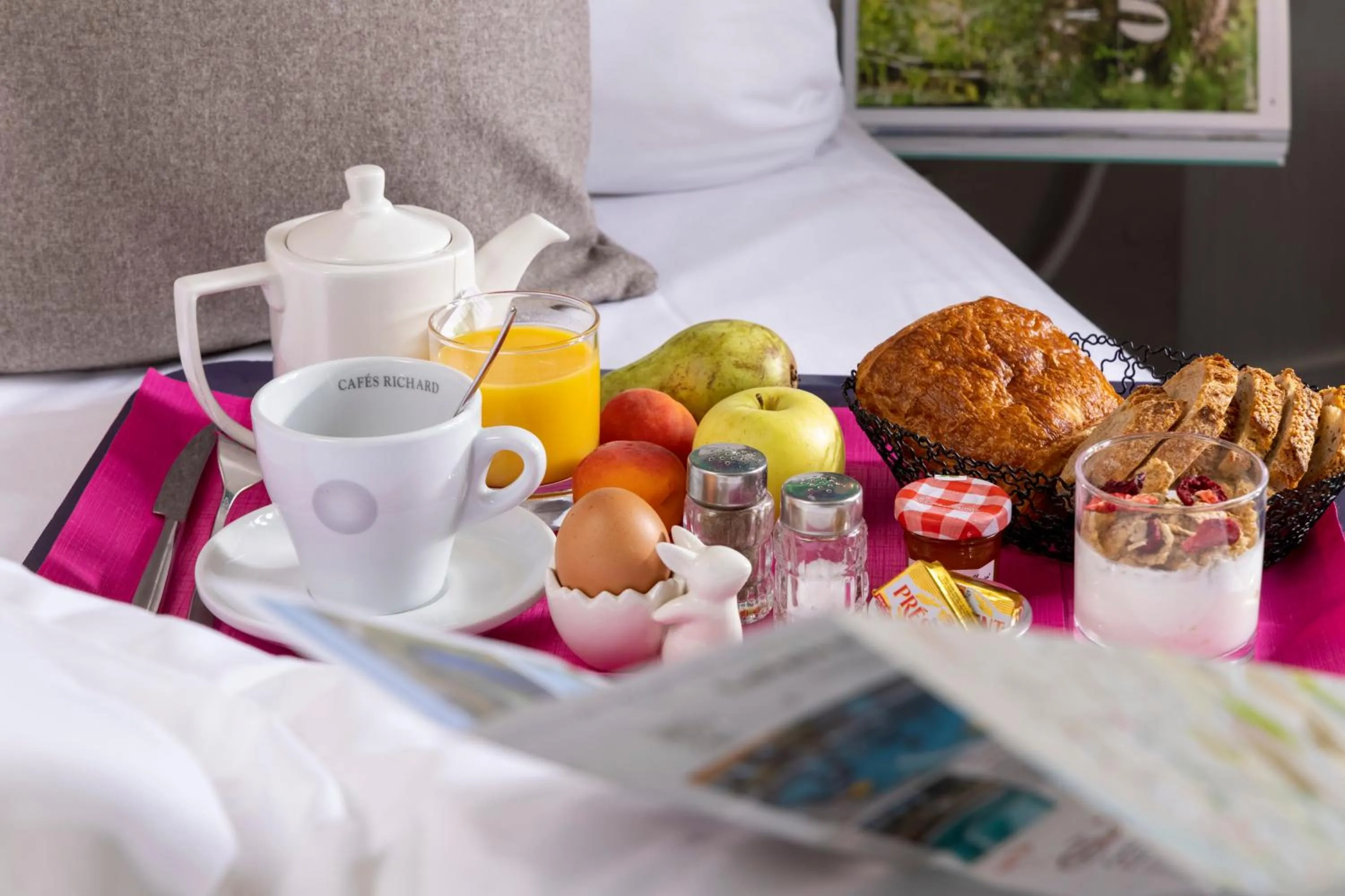 Bedroom in Logis Hôtel-Restaurant LE FONTARABIE