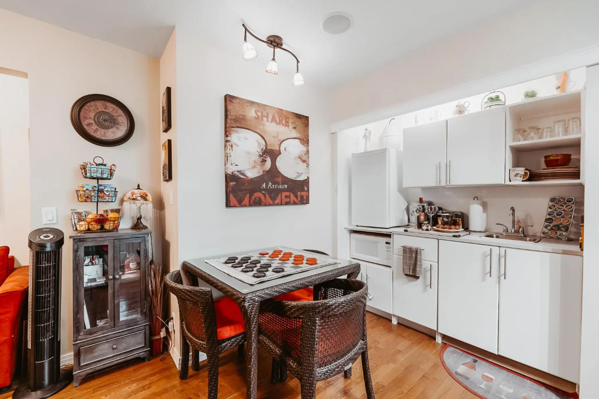 Kitchen or kitchenette in Along River Ridge