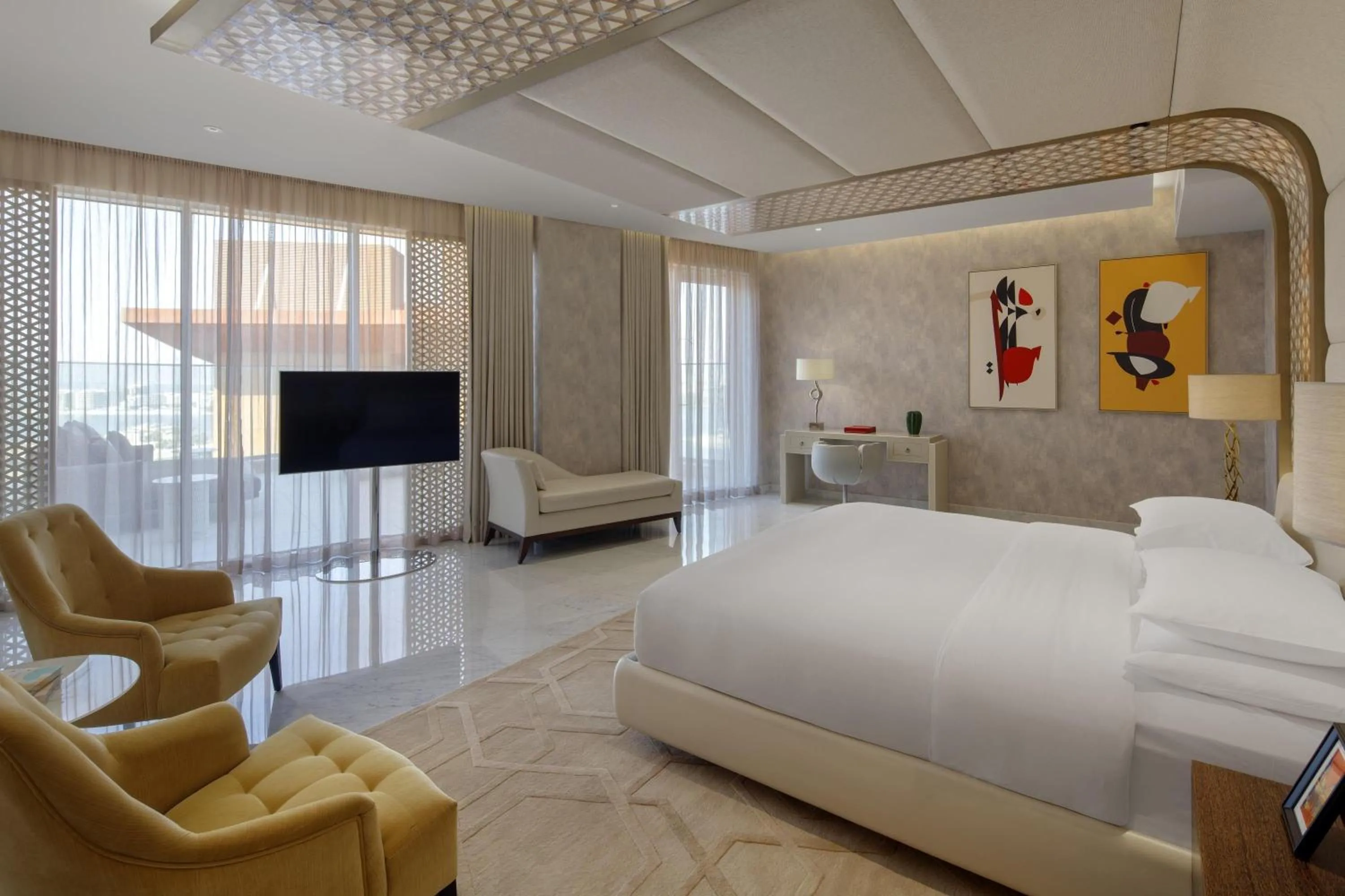Photo of the whole room, Bed in Andaz Dubai The Palm, By Hyatt